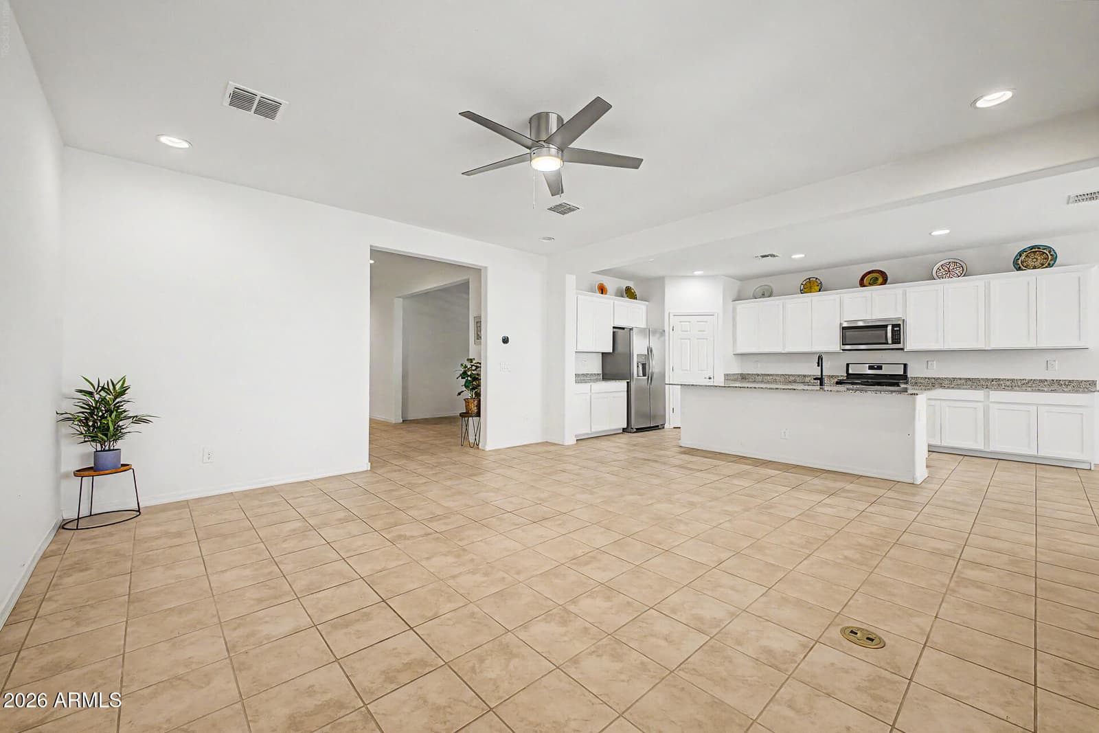 5612 N 109TH Avenue, Phoenix, AZ 85037 — photo 10 of 39