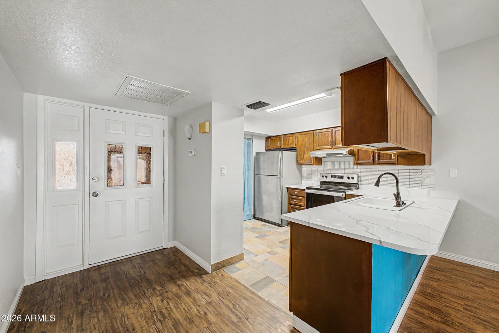 910 N CENTER Street 16, Mesa, AZ 85201 — photo 3 of 26