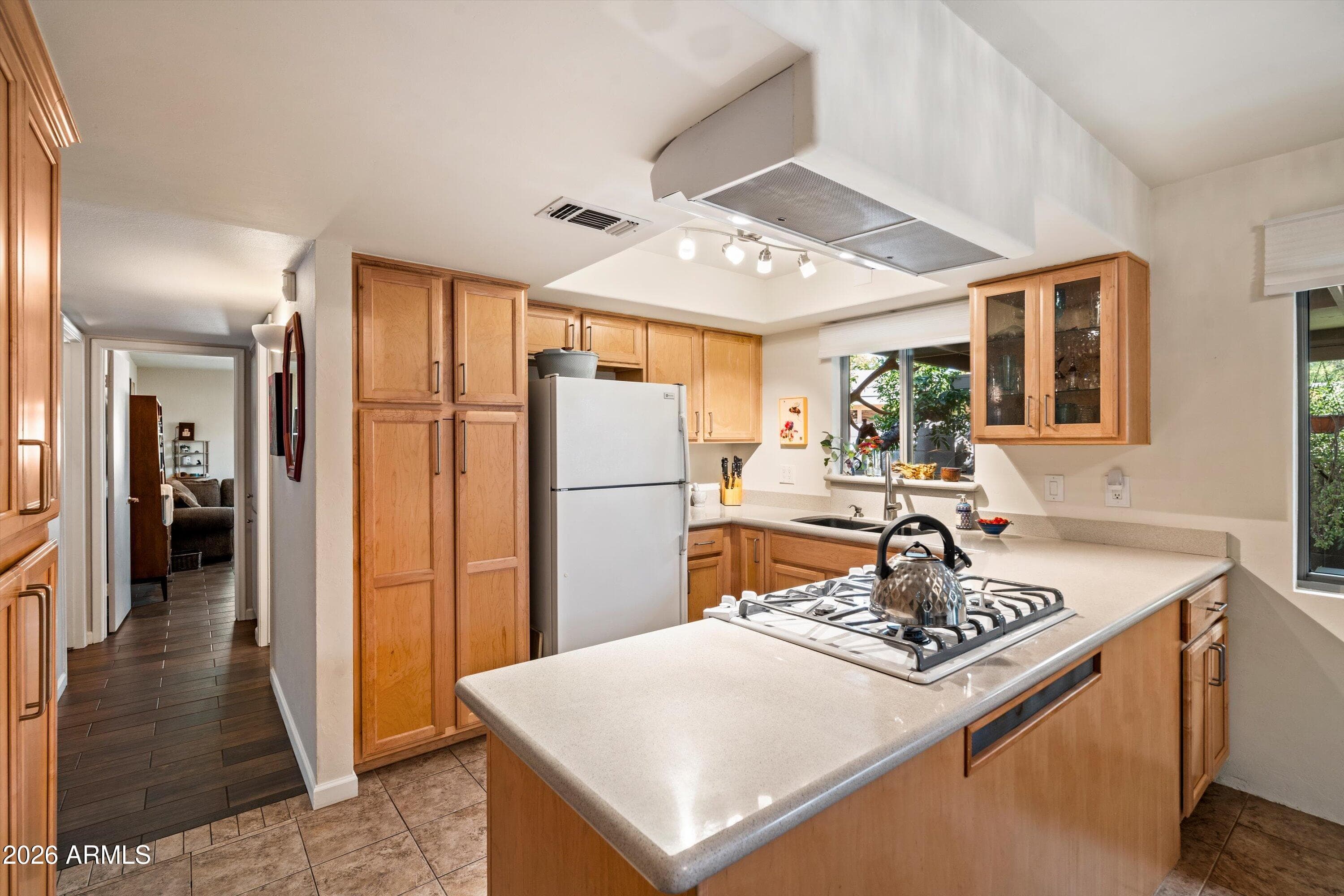 3610 E SUNNYSIDE Drive, Phoenix, AZ 85028 — photo 13 of 46