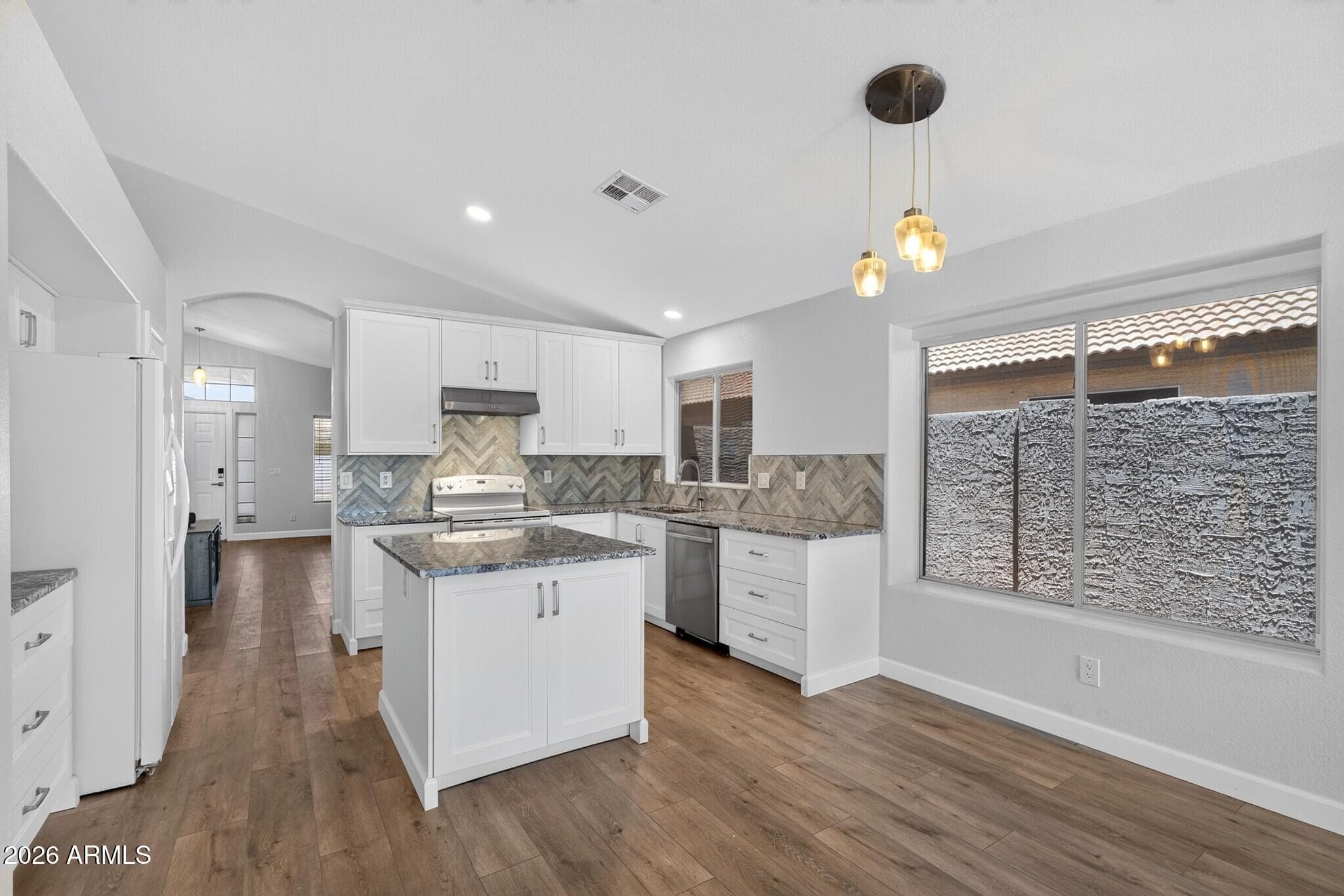 425 N WINDSOR, Mesa, AZ 85213 — photo 9 of 38