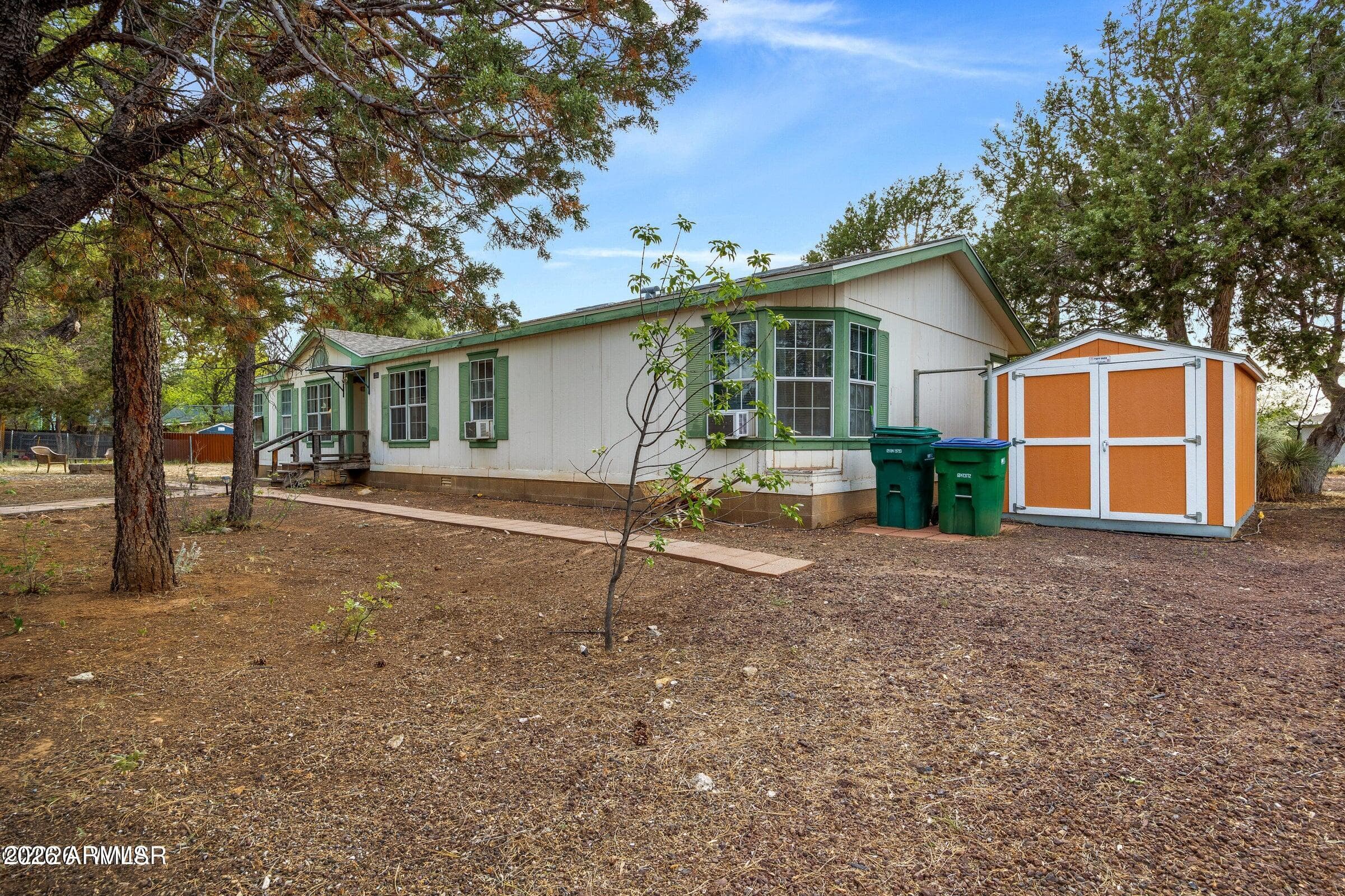 220 S 10TH Avenue, Show Low, AZ 85901 — photo 6 of 32
