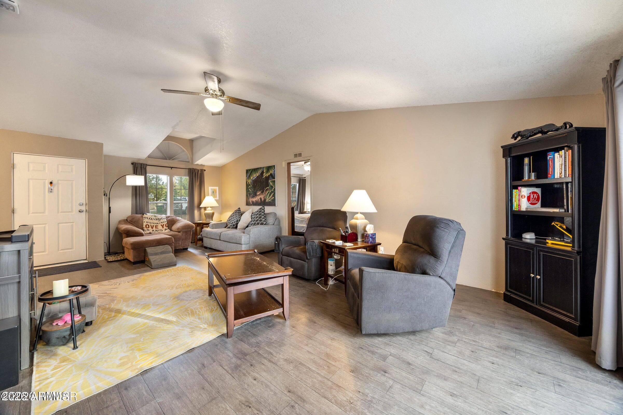 220 S 10TH Avenue, Show Low, AZ 85901 — photo 8 of 32