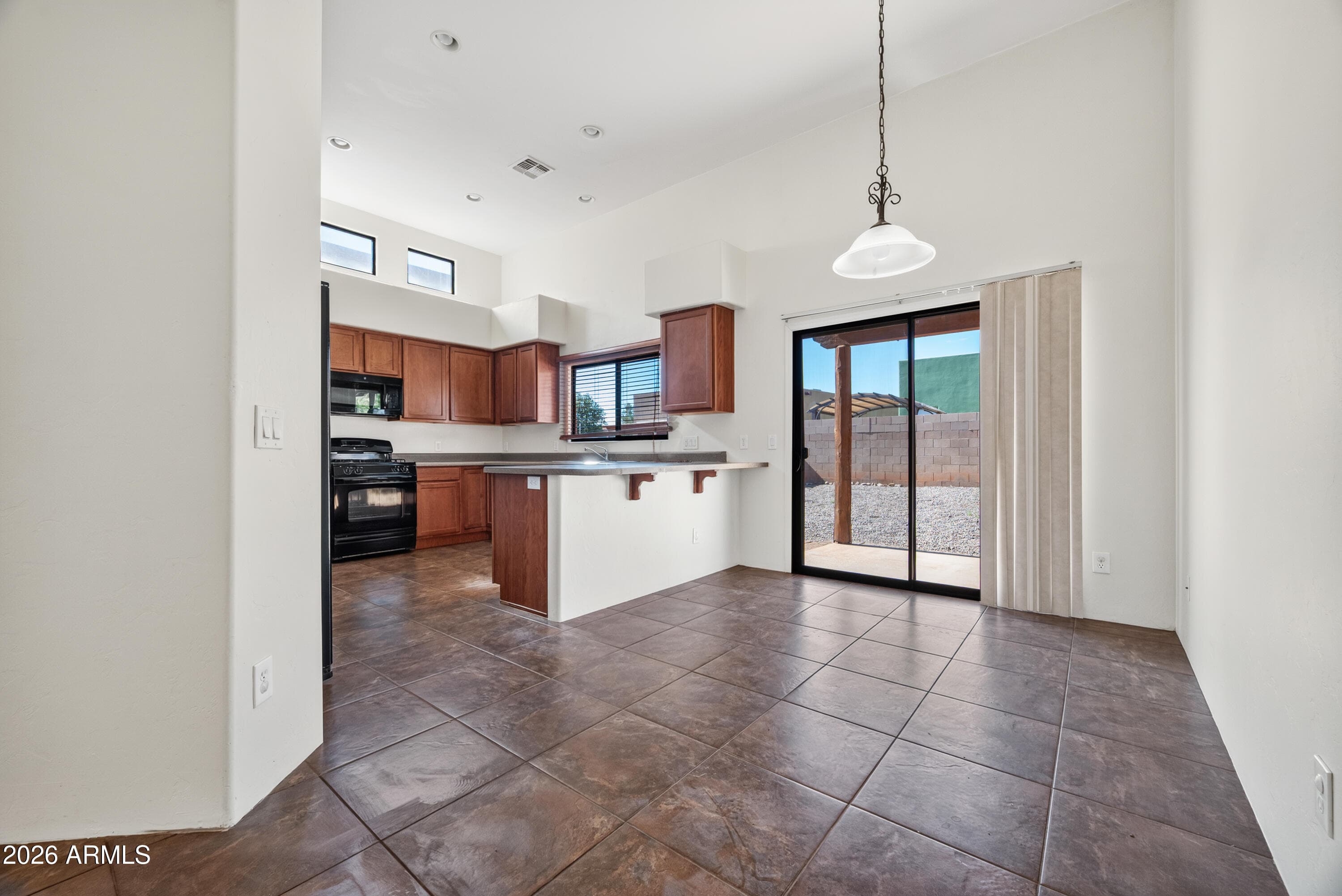1876 CHAPLAIN CARTER Drive, Sierra Vista, AZ 85635 — photo 4 of 31