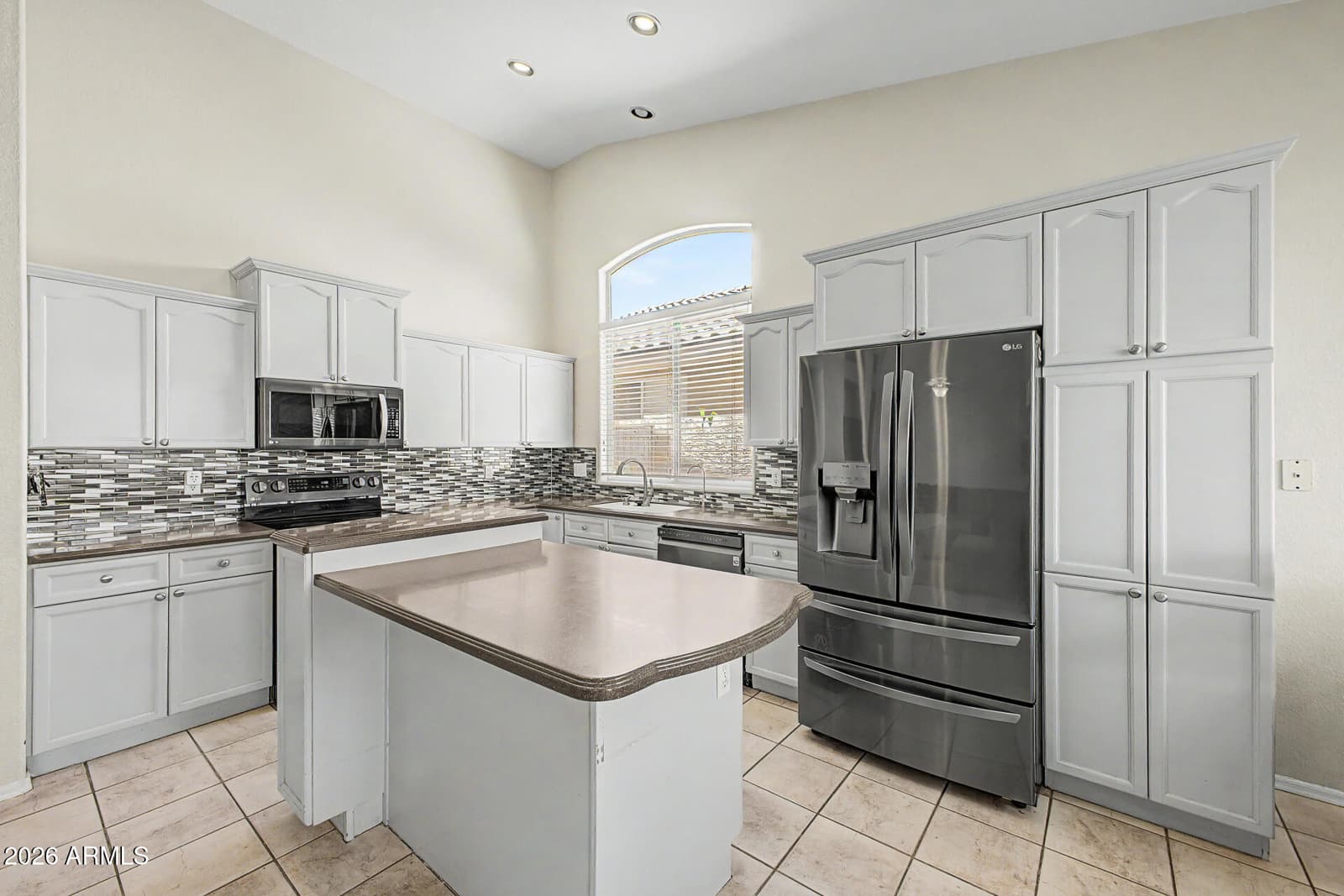 841 N CAMBRIDGE Place, Chandler, AZ 85225 — photo 17 of 40