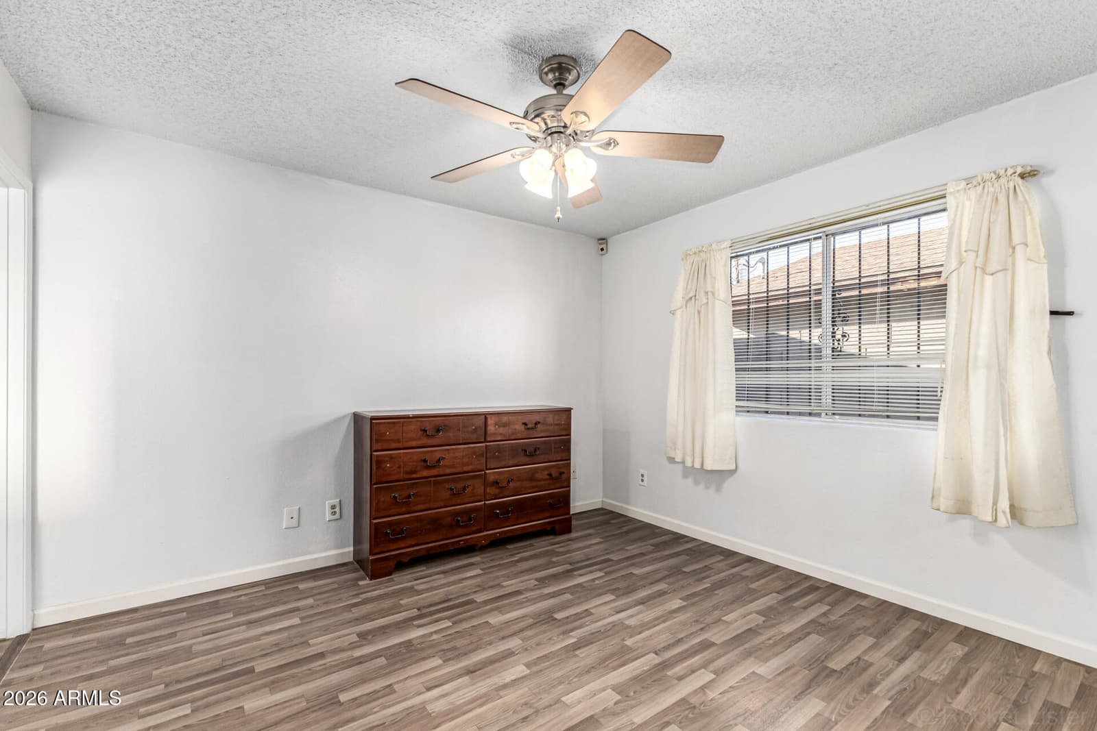 2814 N 55TH Avenue, Phoenix, AZ 85035 — photo 13 of 27