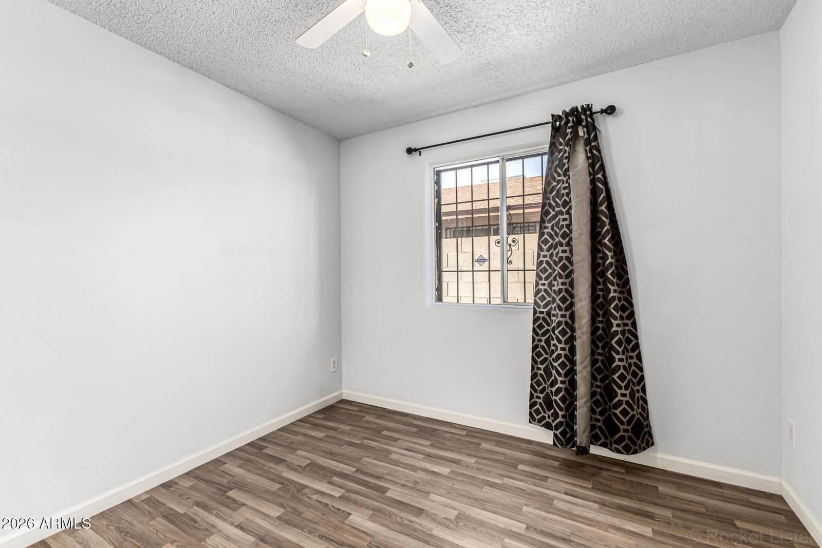2814 N 55TH Avenue, Phoenix, AZ 85035 — photo 16 of 27