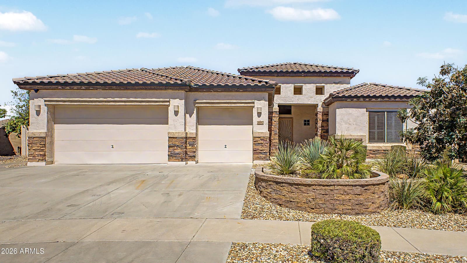 33317 N 21ST Drive, Phoenix, AZ 85085 — photo 2 of 49