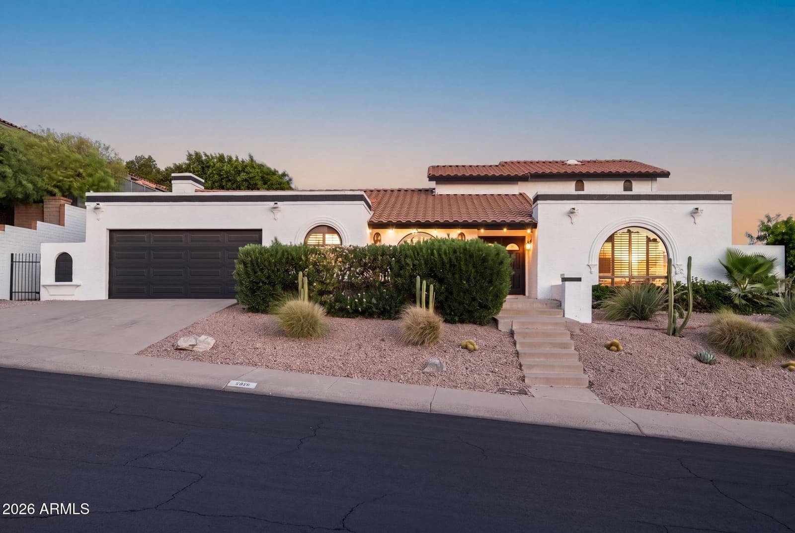 1015 E COUNTRY GABLES Drive, Phoenix, AZ 85002 — photo 12 of 43
