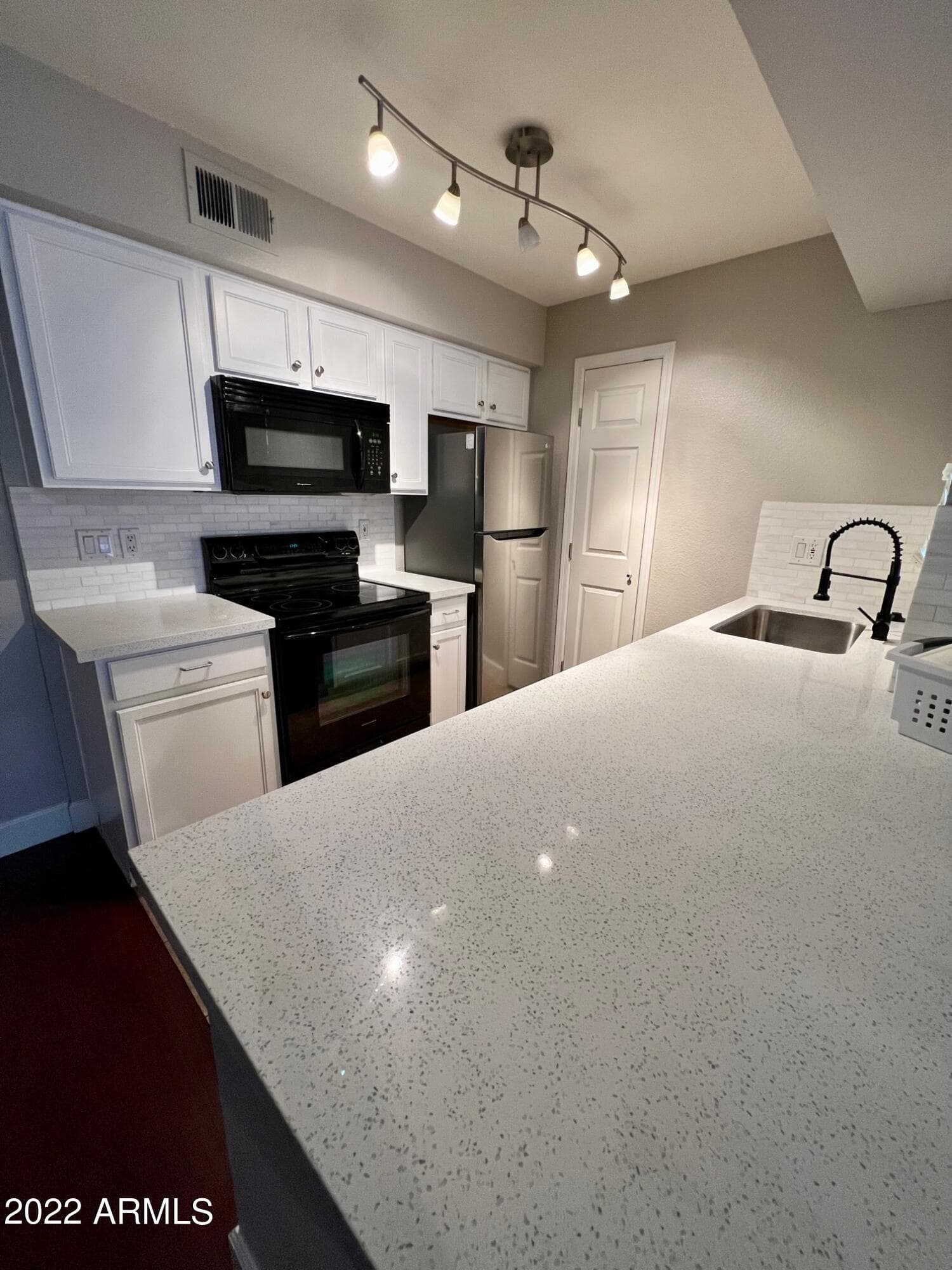2625 E INDIAN SCHOOL Road 101, Phoenix, AZ 85016 — photo 1 of 15