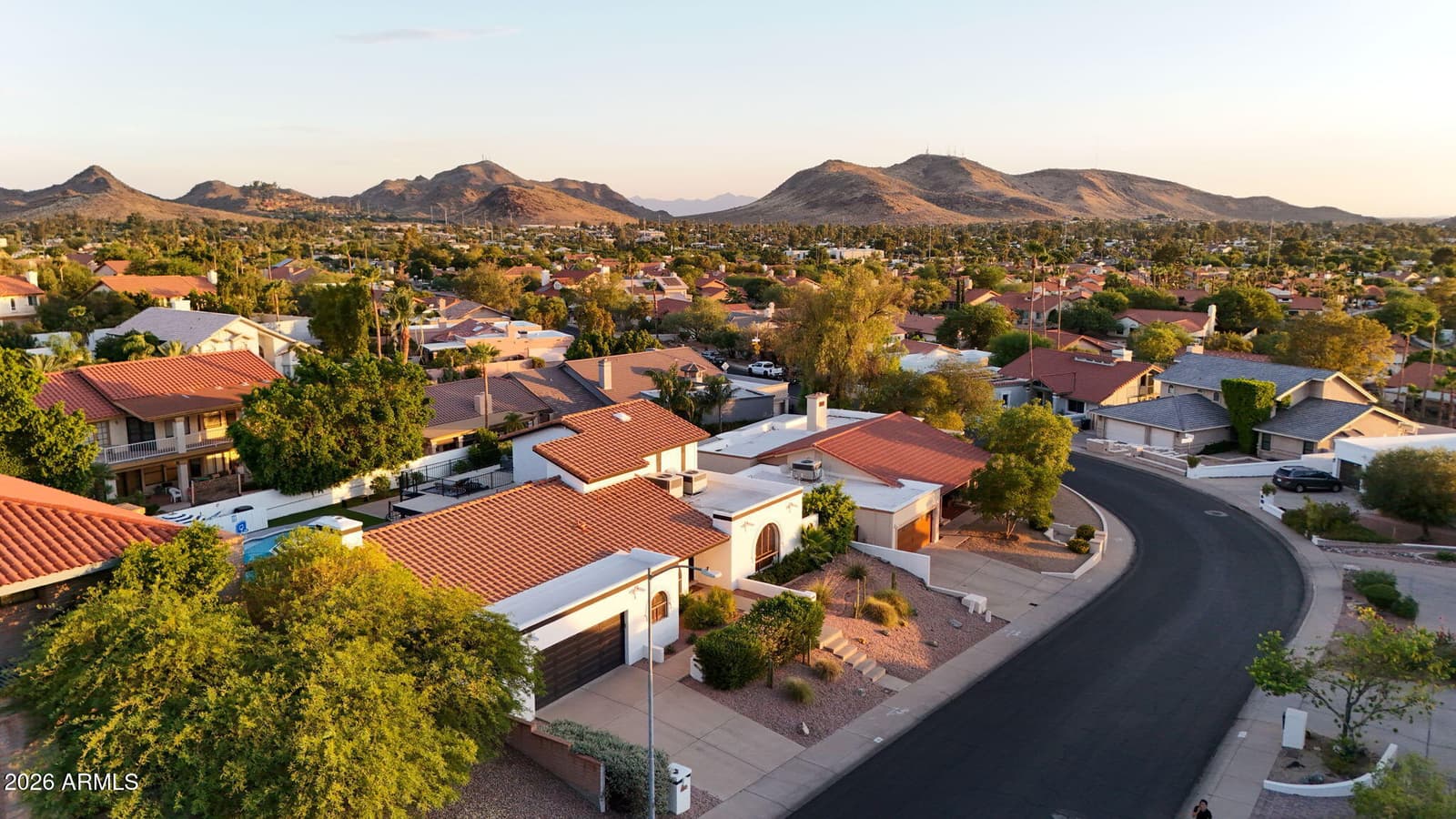 1015 E COUNTRY GABLES Drive, Phoenix, AZ 85002 — photo 41 of 43