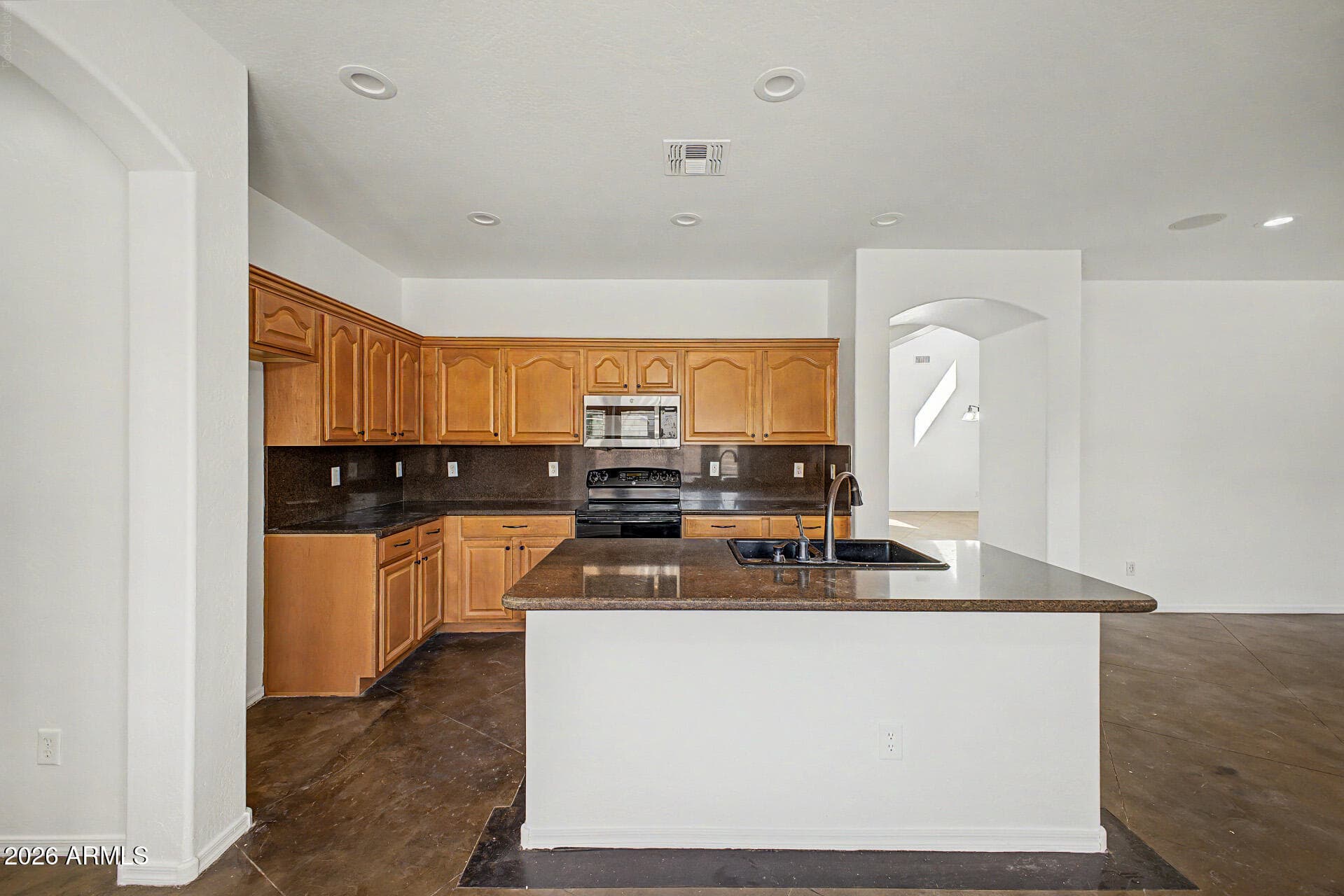 21476 N DENTON Drive, Maricopa, AZ 85138 — photo 14 of 39