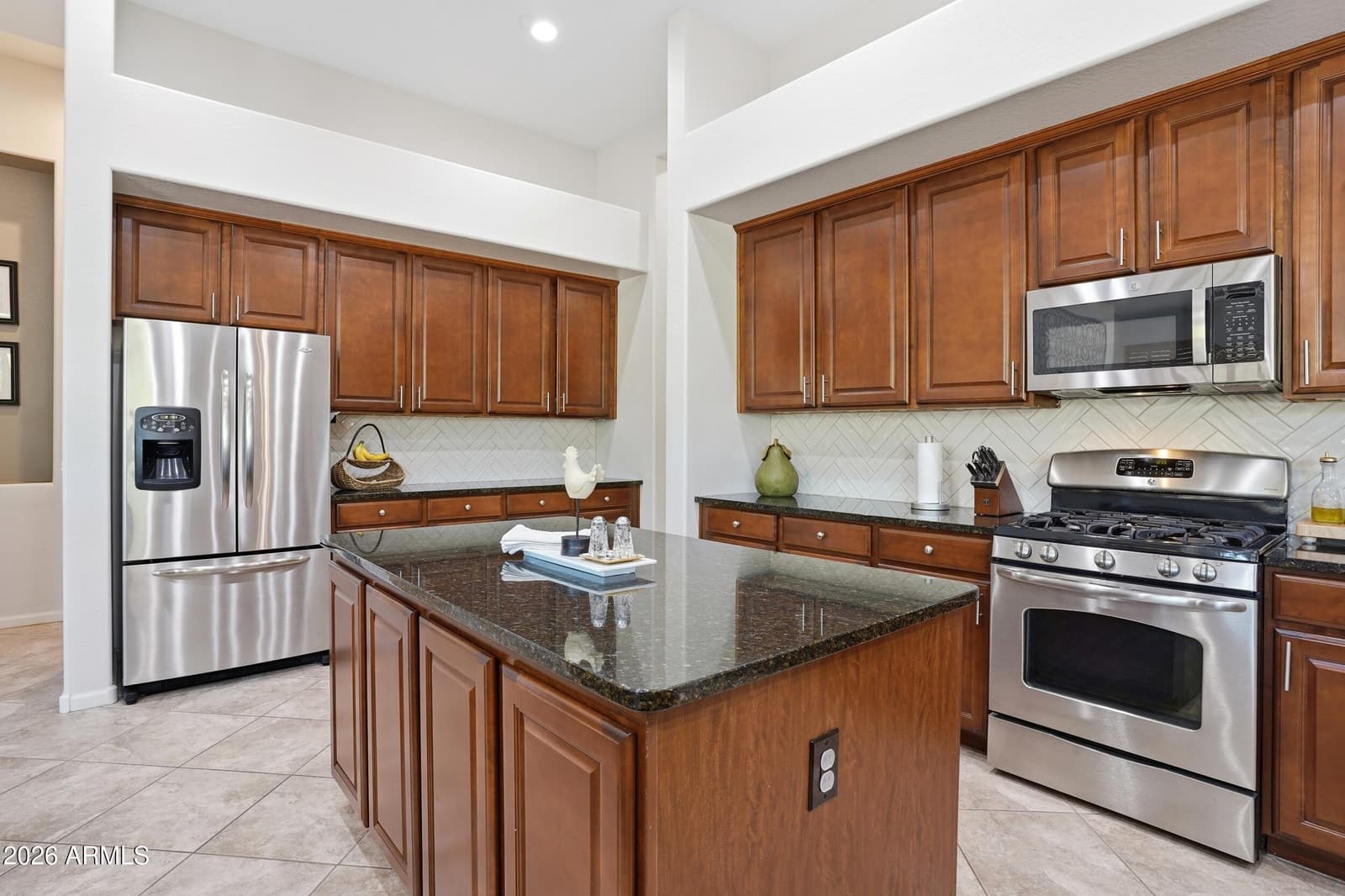 9132 W BAJADA Road, Peoria, AZ 85383 — photo 11 of 38