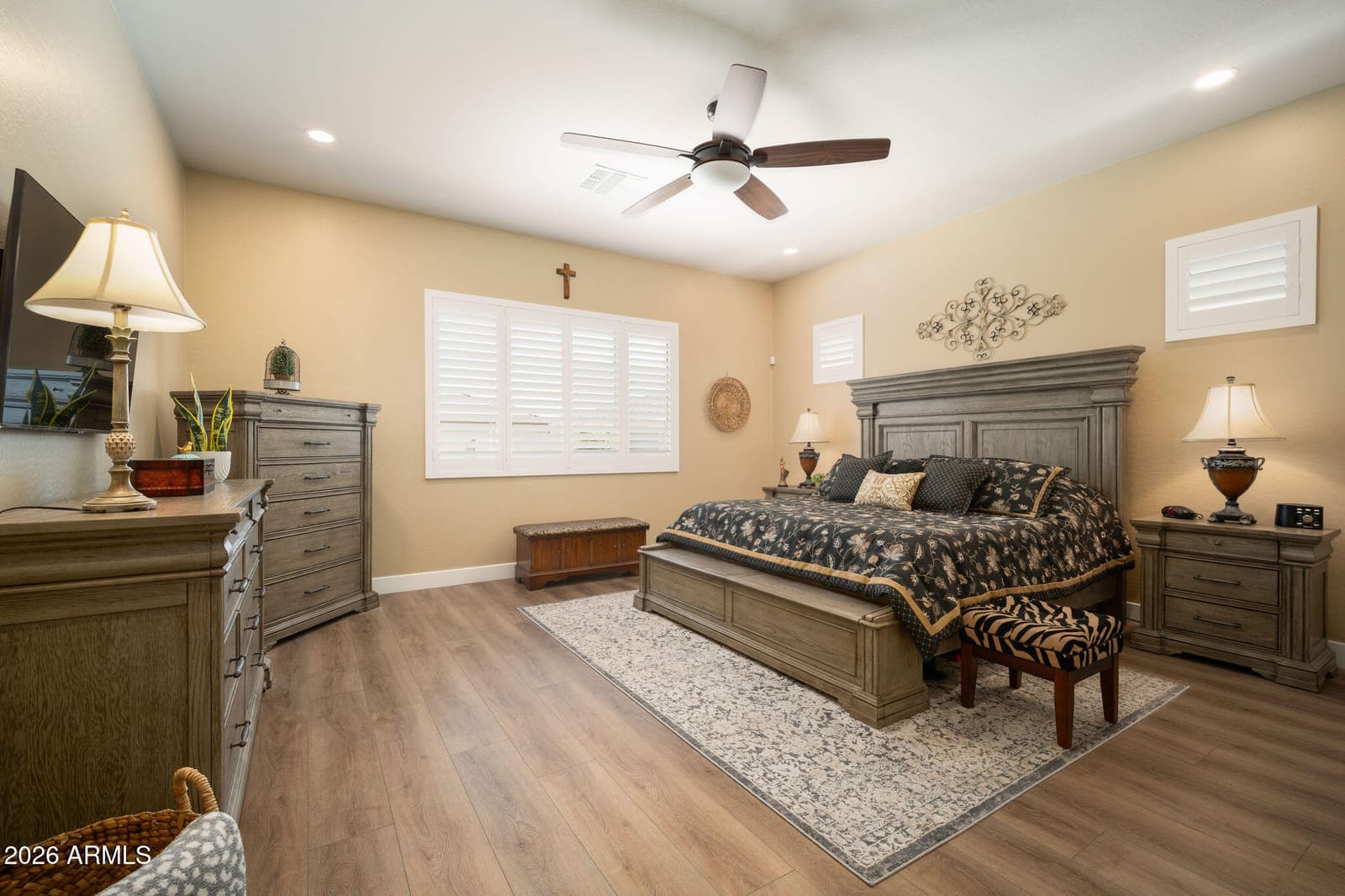 8562 W MYRTLE Avenue, Glendale, AZ 85305 — photo 16 of 41