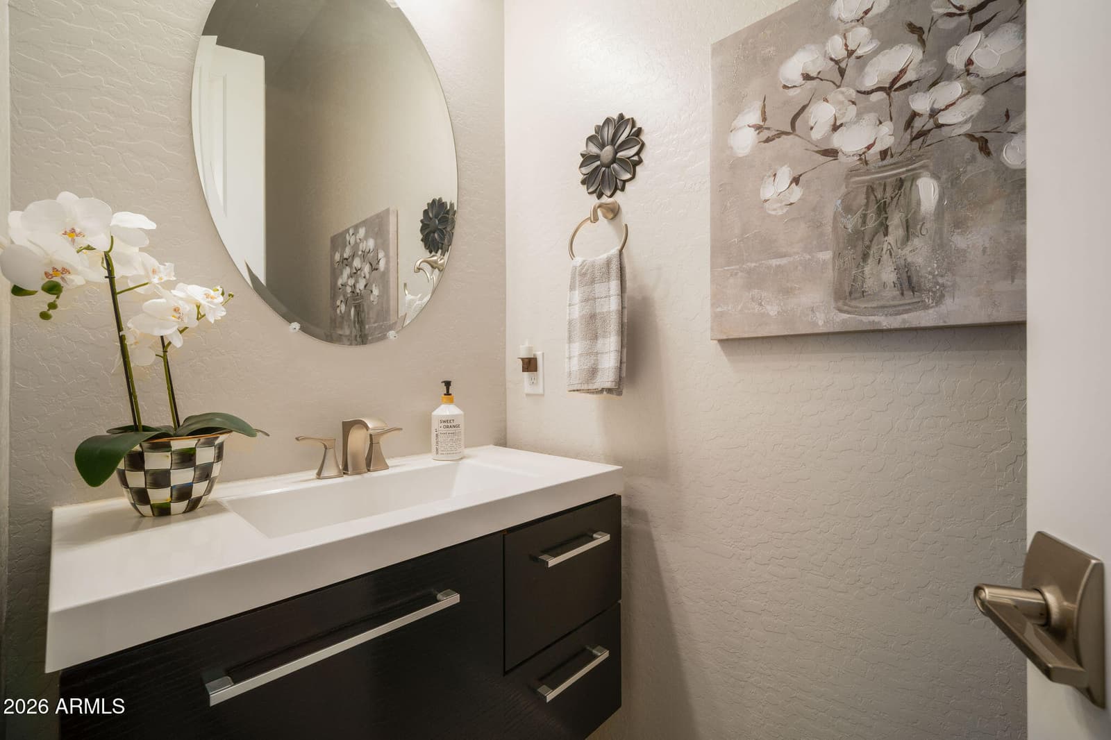 8562 W MYRTLE Avenue, Glendale, AZ 85305 — photo 15 of 41