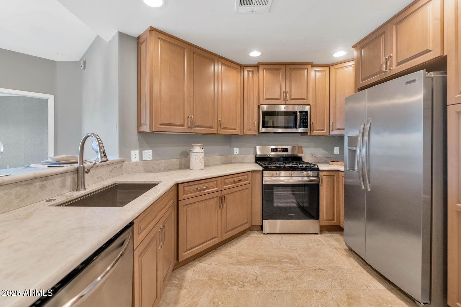 5450 E DEER VALLEY Drive 4216, Phoenix, AZ 85054 — photo 17 of 44