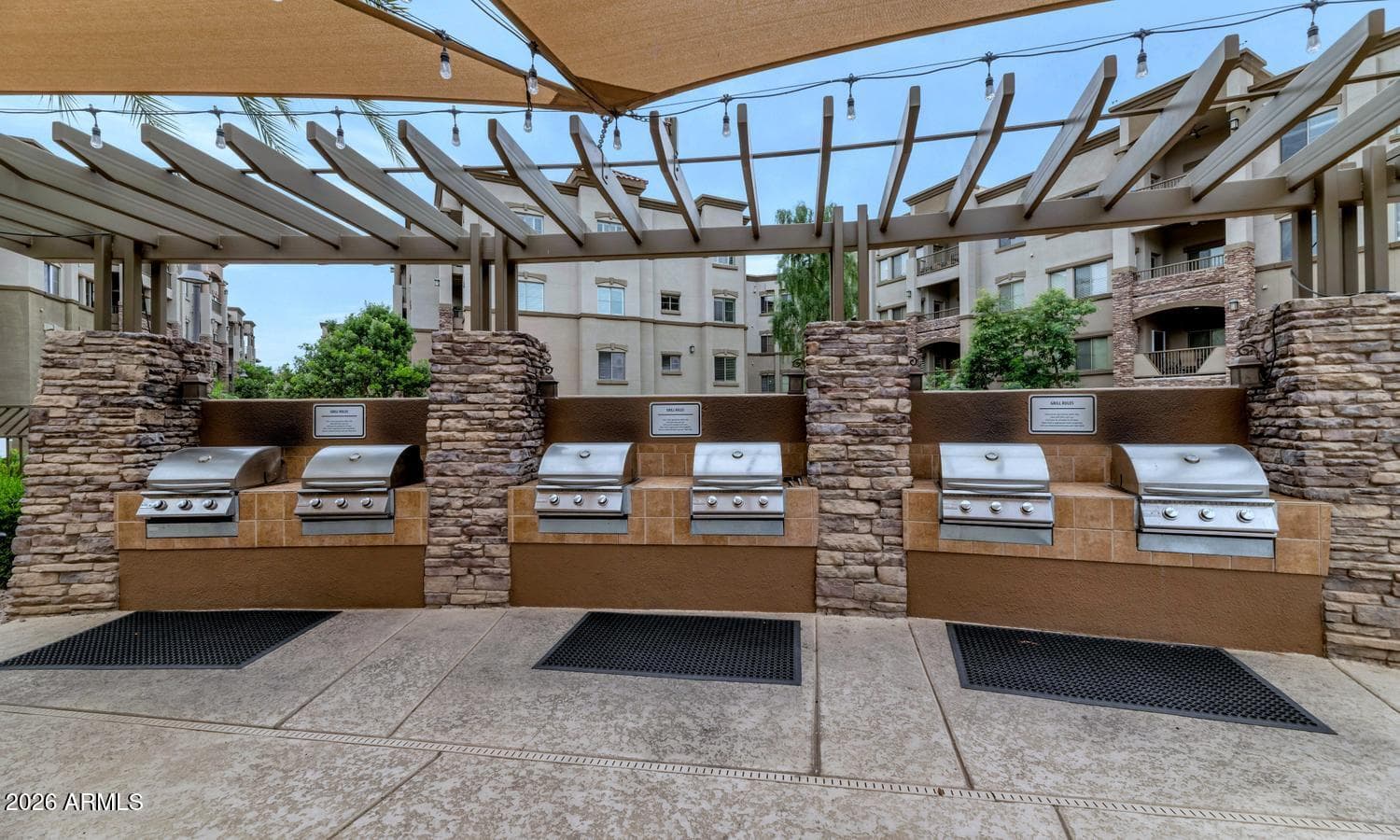 5450 E DEER VALLEY Drive 4216, Phoenix, AZ 85054 — photo 31 of 44