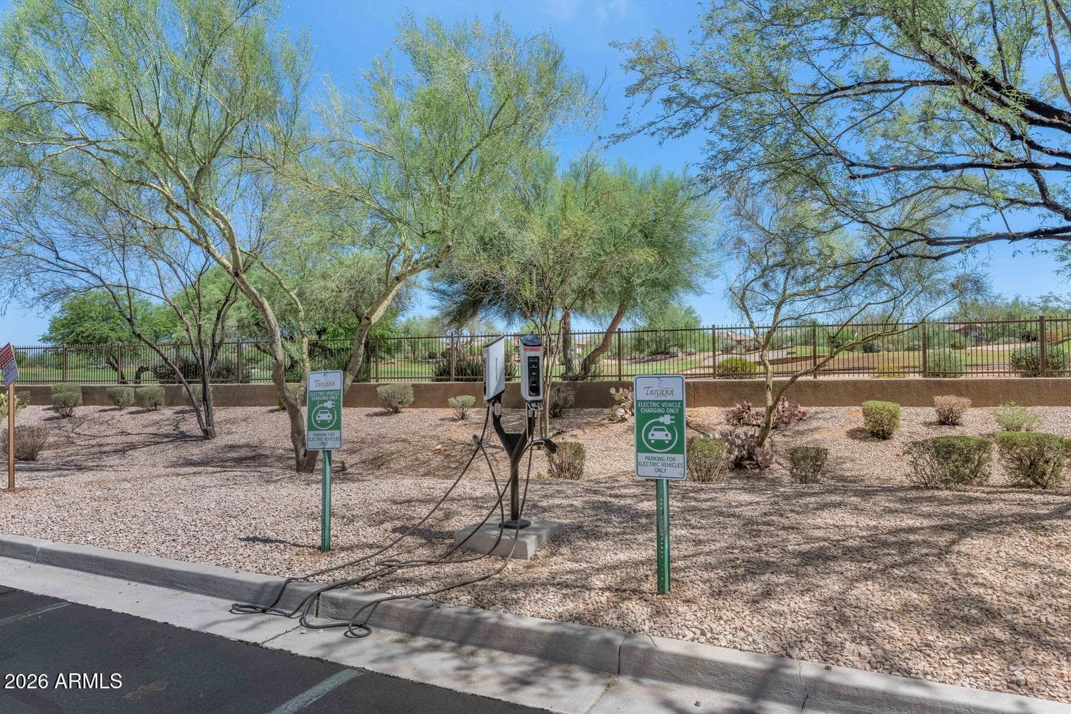 5450 E DEER VALLEY Drive 4216, Phoenix, AZ 85054 — photo 38 of 44