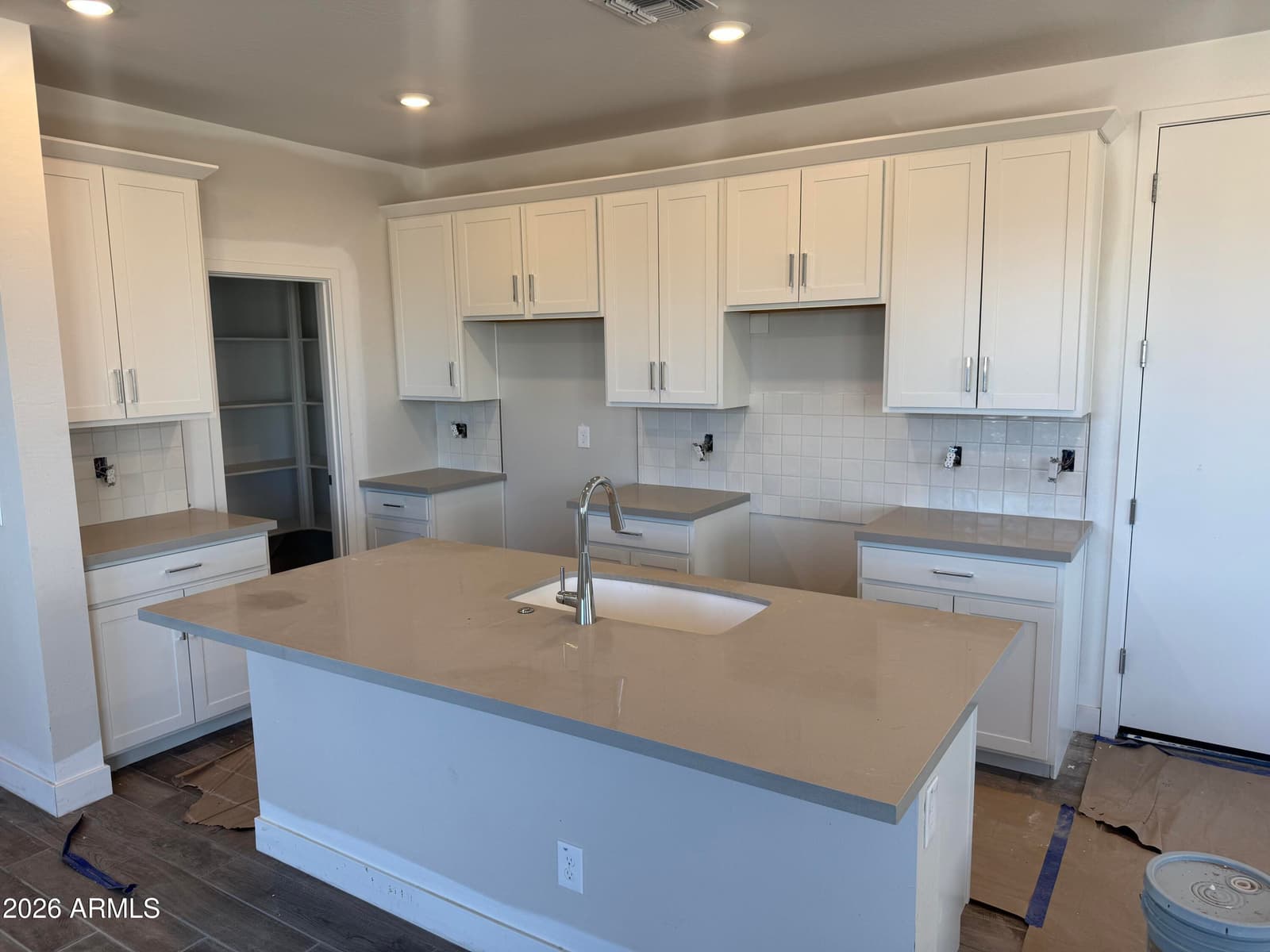 2279 S Swan Court, Gilbert, AZ 85295 — photo 2 of 11