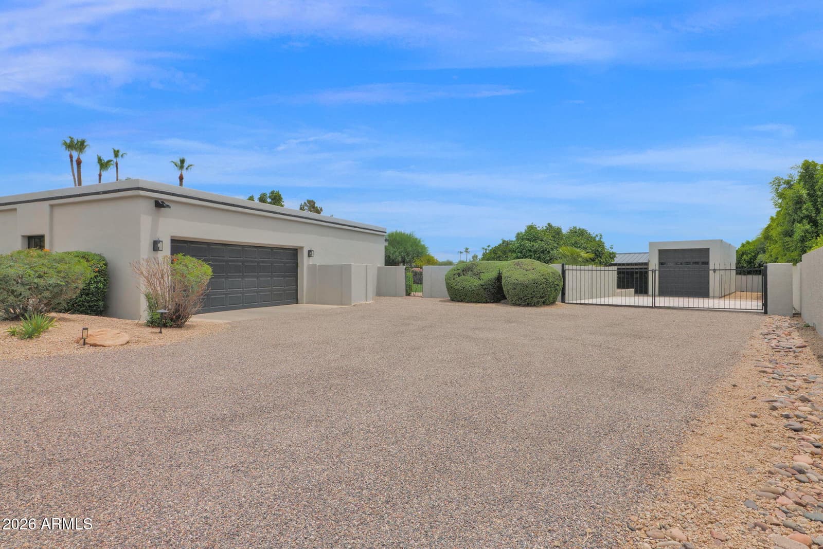 6433 E BADGETT Lane, Paradise Valley, AZ 85253 — photo 5 of 73