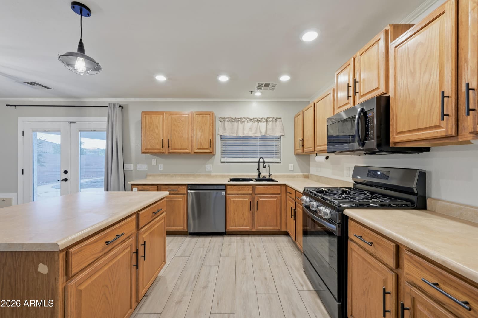 40091 N WESTRAY Way, San Tan Valley, AZ 85140 — photo 11 of 37