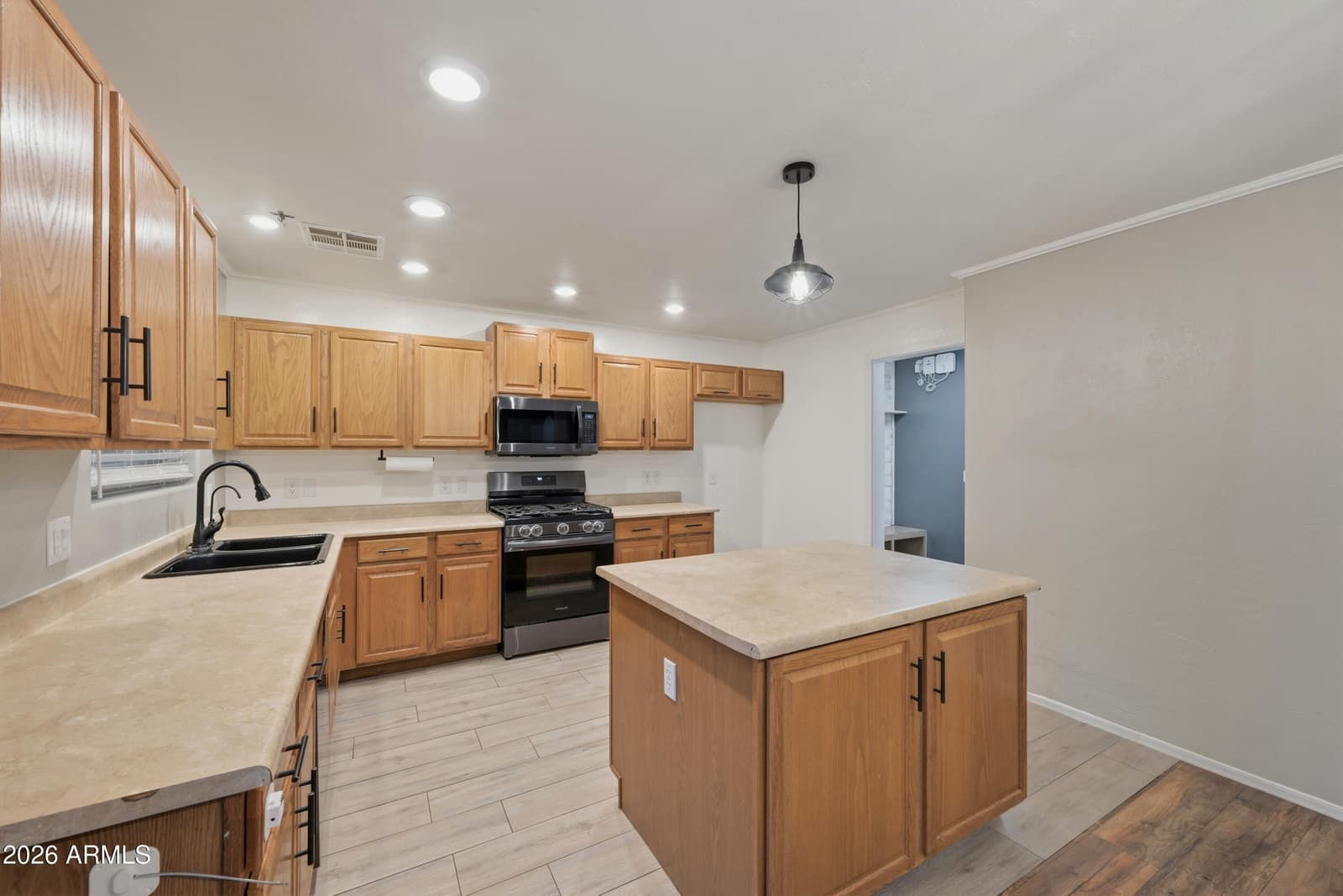 40091 N WESTRAY Way, San Tan Valley, AZ 85140 — photo 12 of 37