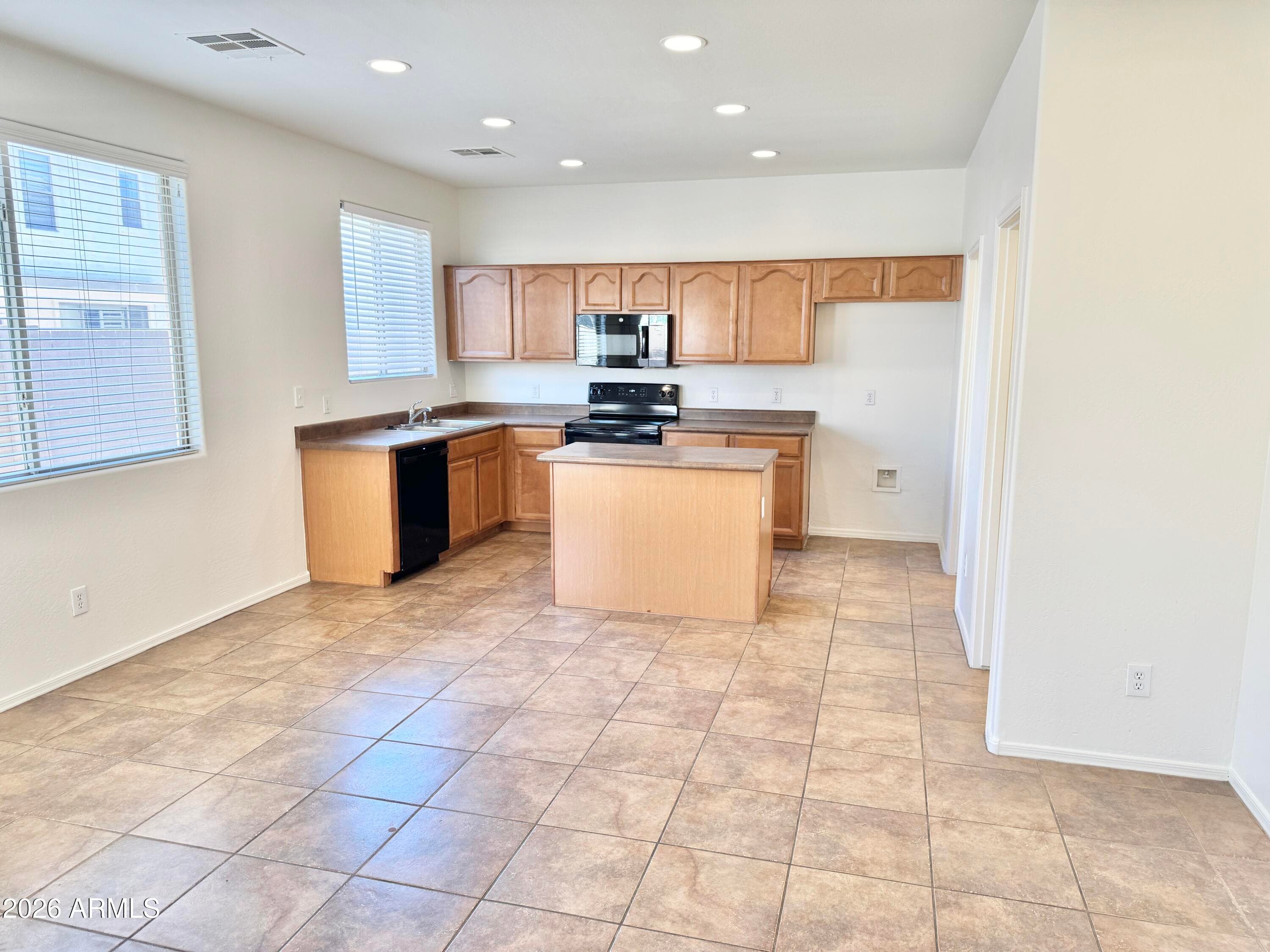 17519 W LISBON Lane, Surprise, AZ 85388 — photo 11 of 46
