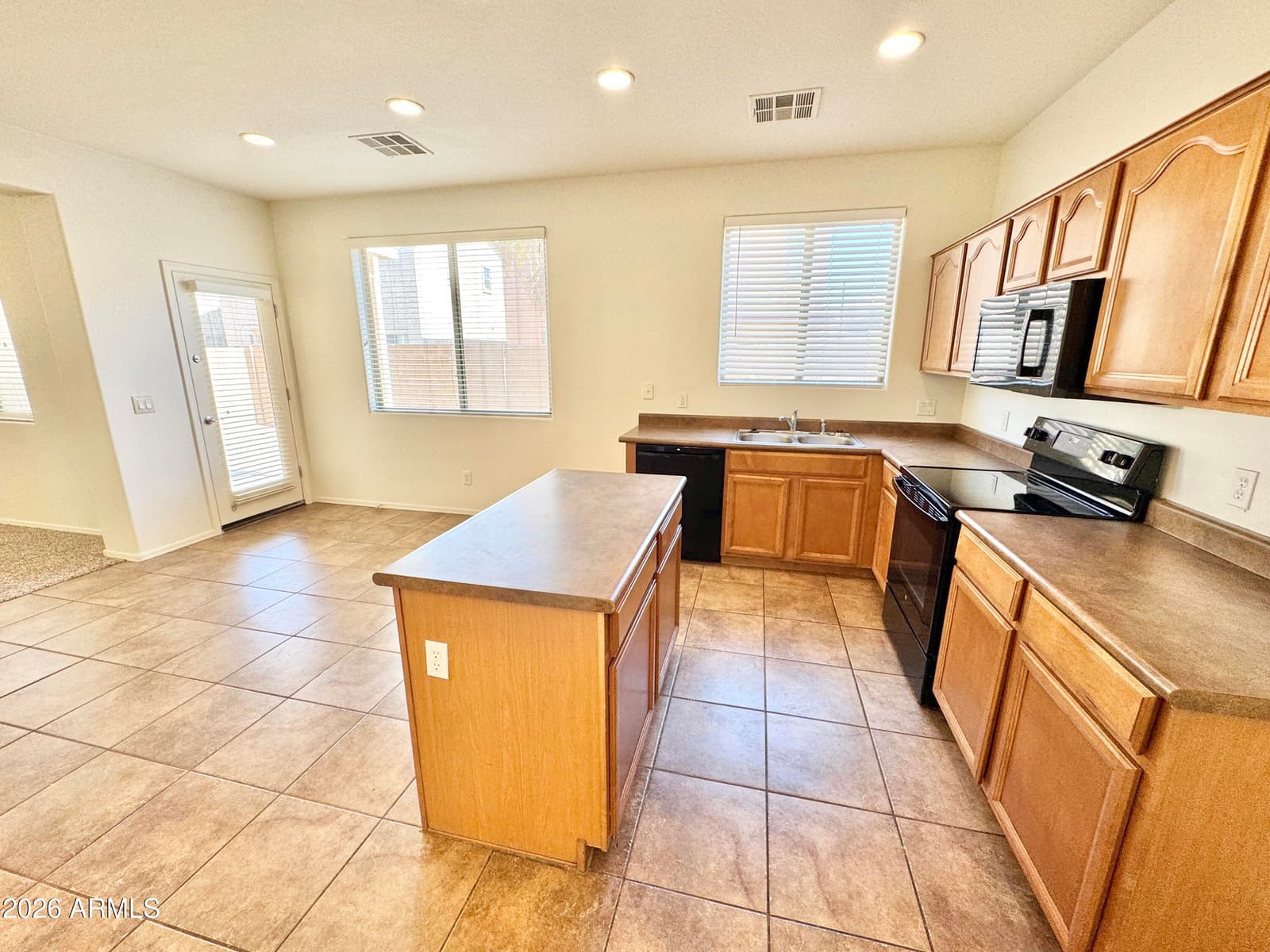 17519 W LISBON Lane, Surprise, AZ 85388 — photo 14 of 46