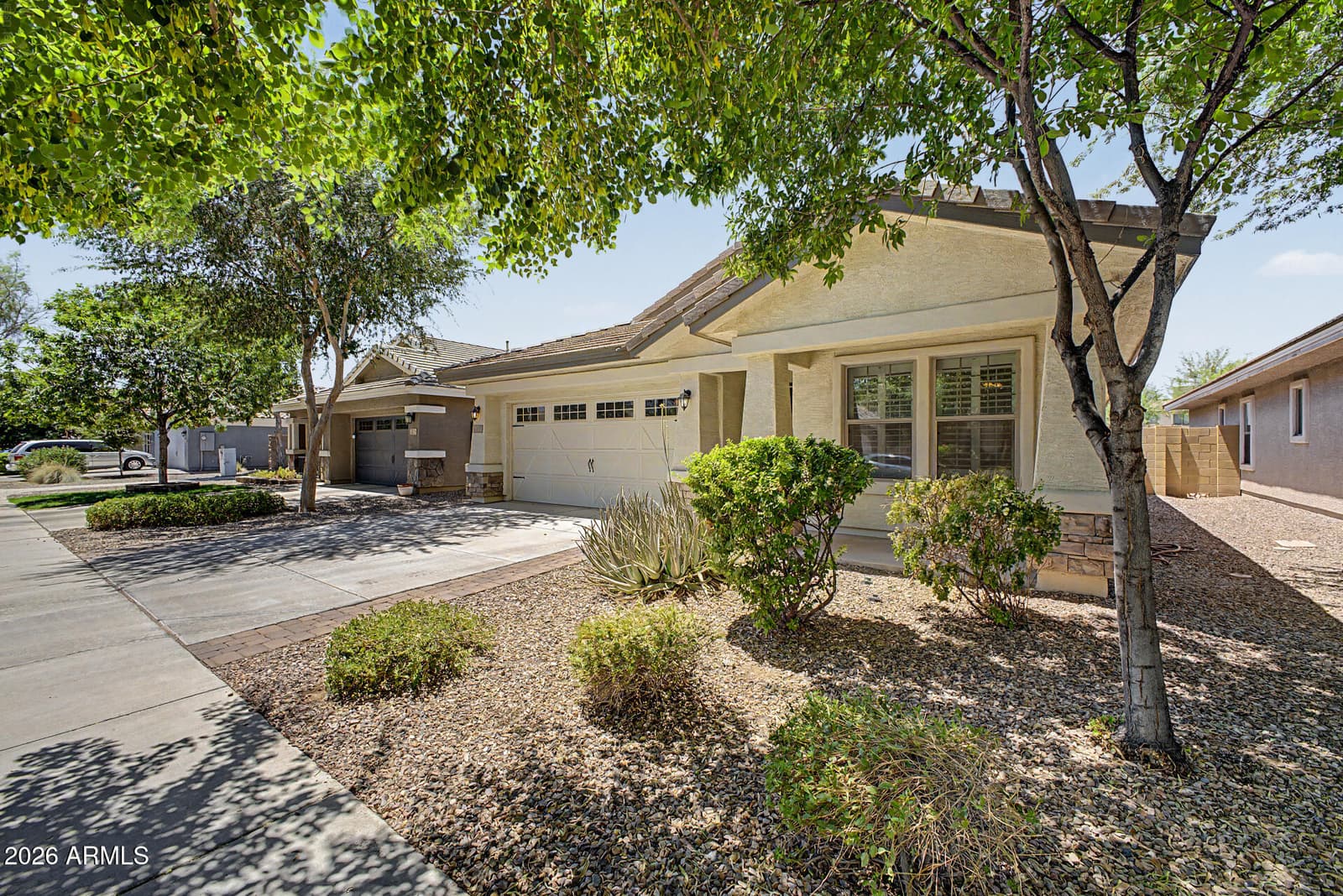 4207 E SANDY Way, Gilbert, AZ 85297 — photo 1 of 32