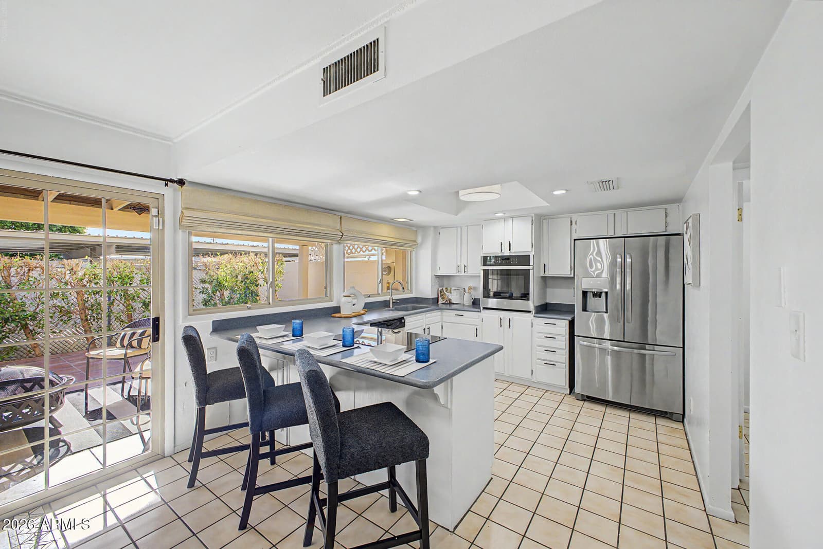5865 E THOMAS Road, Scottsdale, AZ 85251 — photo 6 of 29