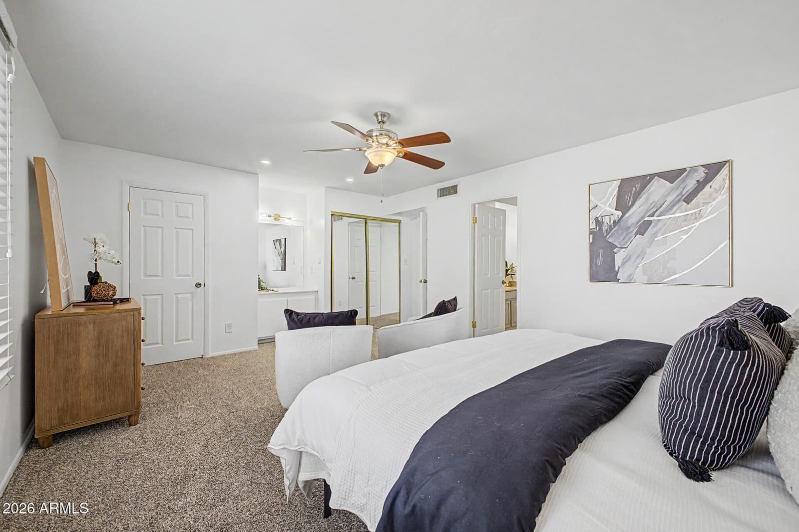 5865 E THOMAS Road, Scottsdale, AZ 85251 — photo 11 of 29