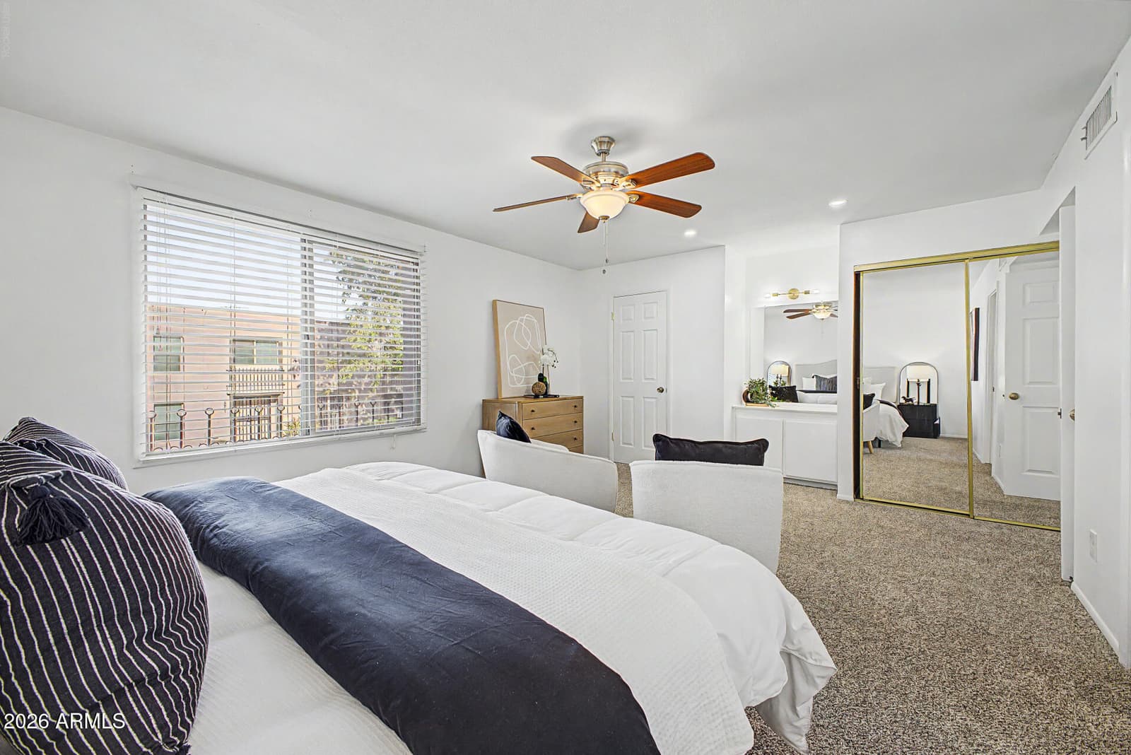 5865 E THOMAS Road, Scottsdale, AZ 85251 — photo 12 of 29