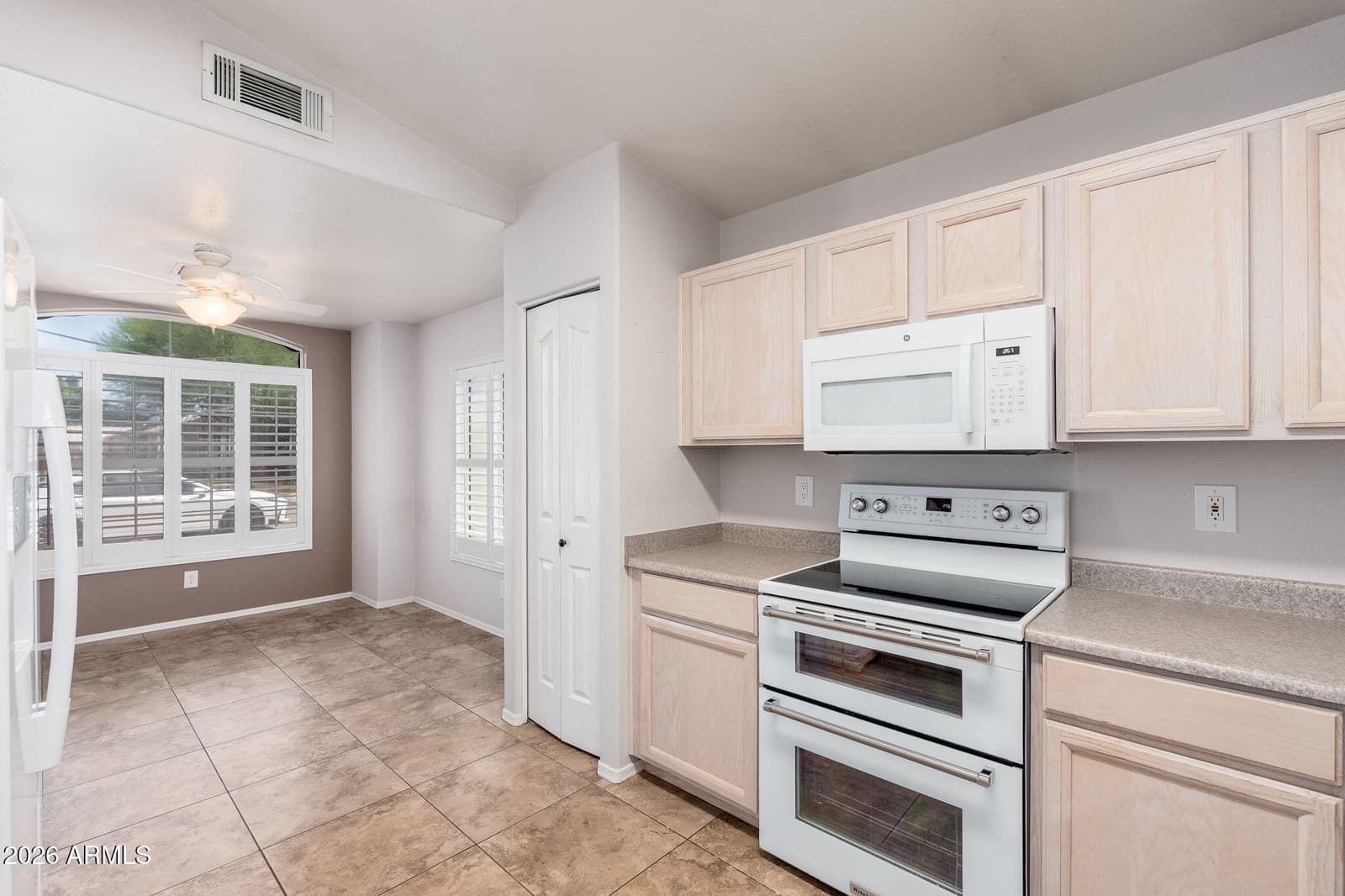 9148 W Canyon Drive, Peoria, AZ 85382 — photo 7 of 45