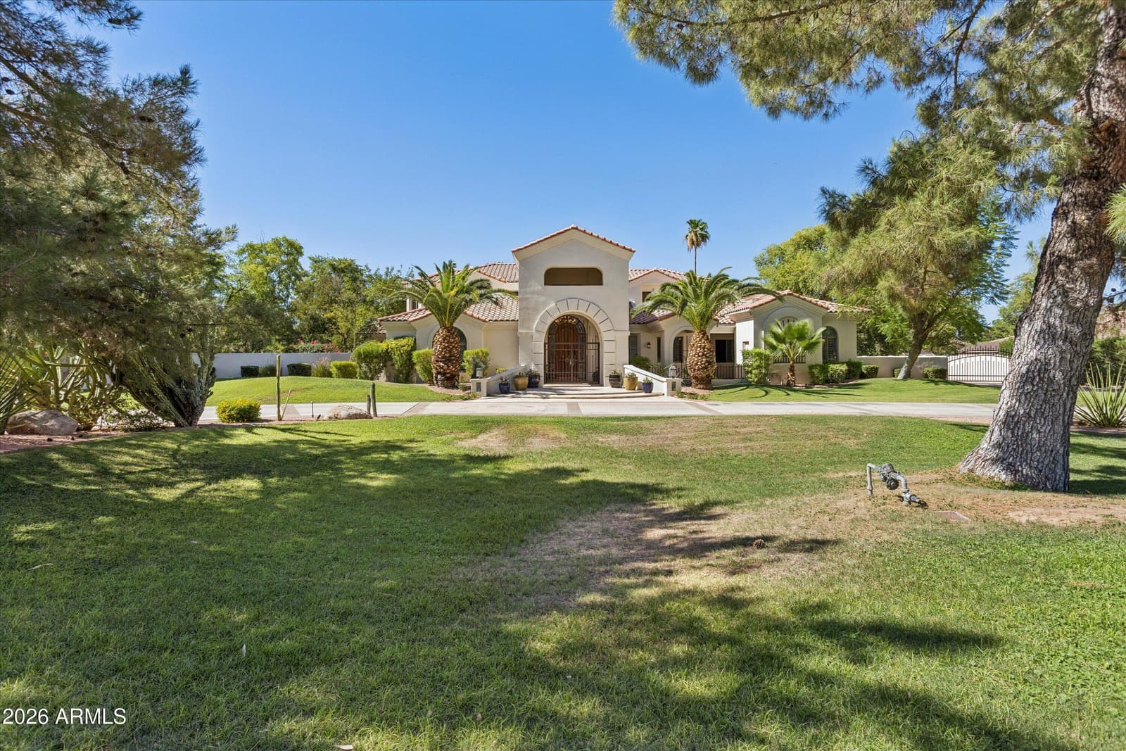 5912 E SAPPHIRE Lane, Paradise Valley, AZ 85253 — photo 2 of 105