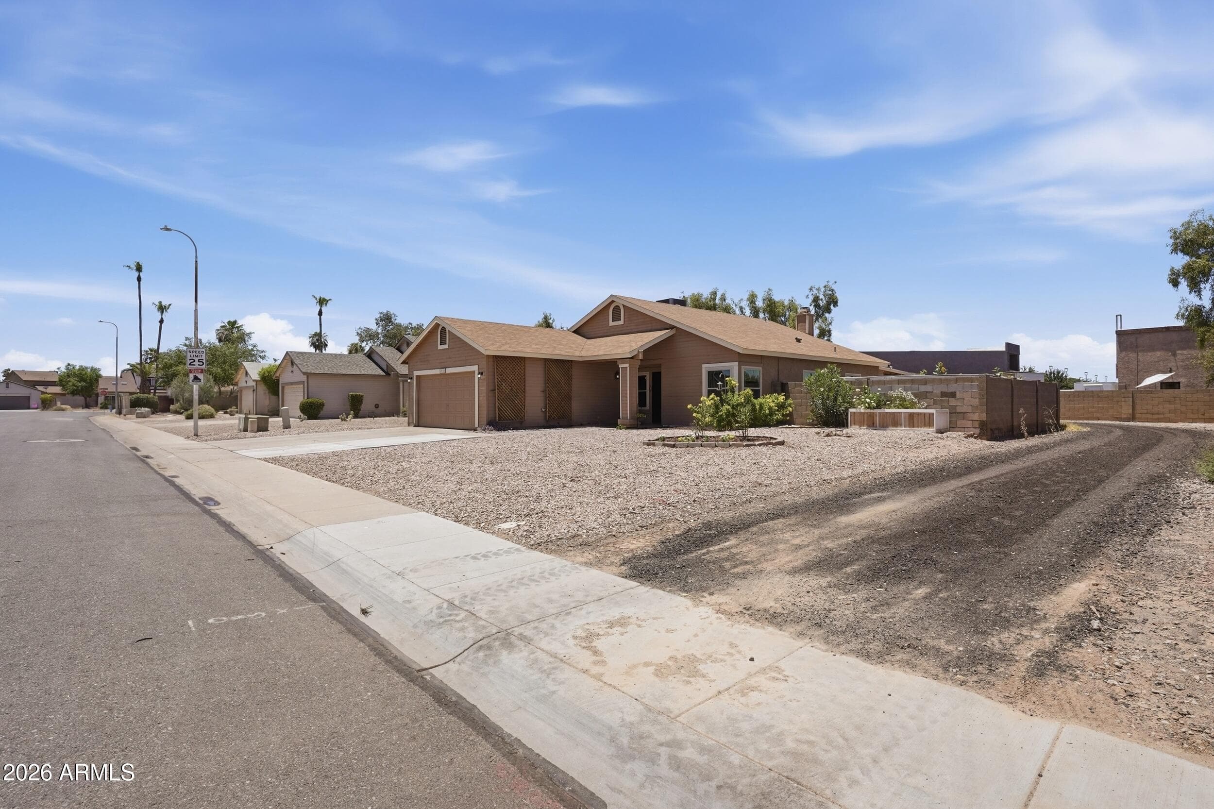 2910 N VILLAS Lane, Chandler, AZ 85224 — photo 3 of 44