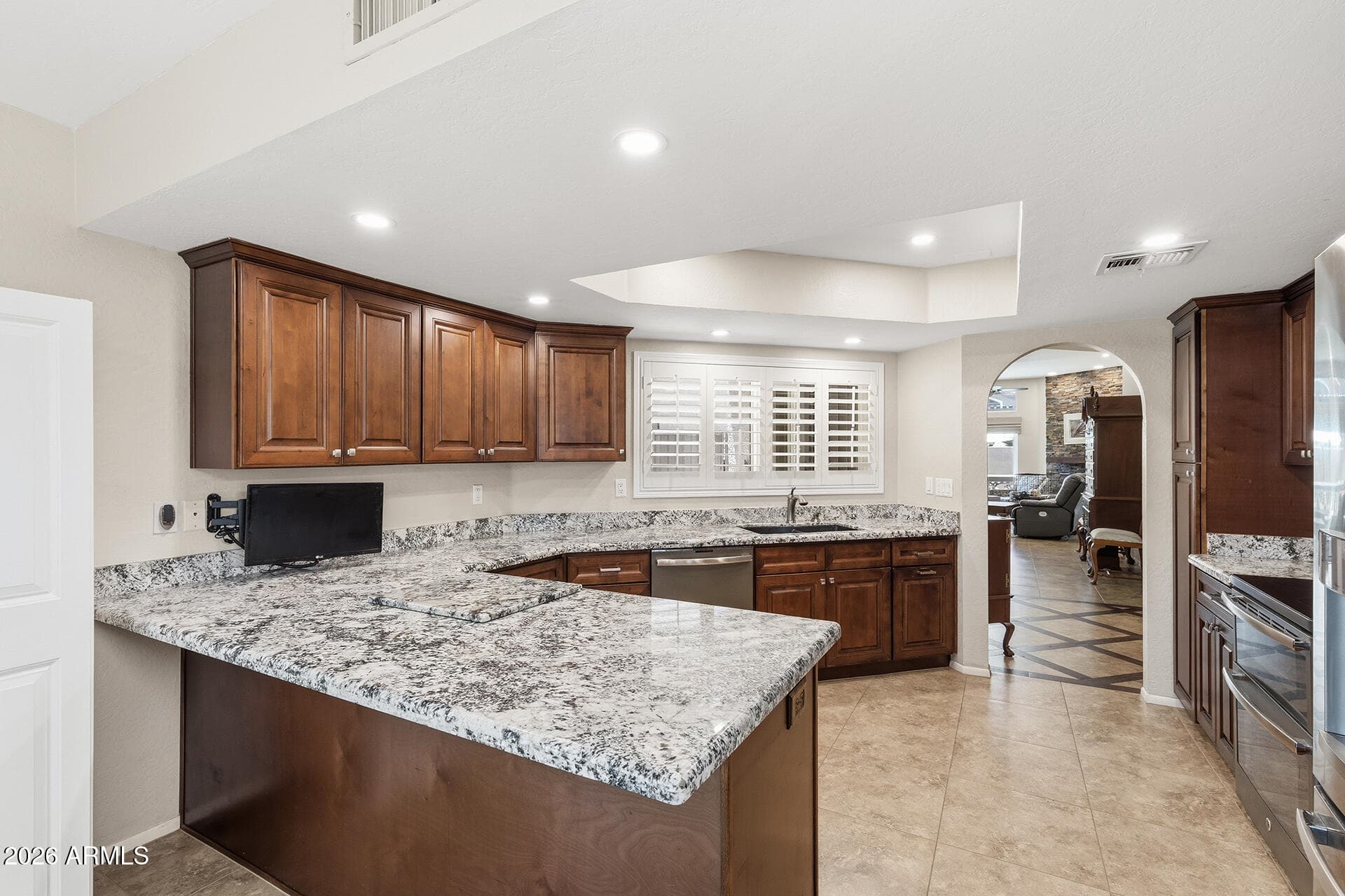 4113 E PARADISE Drive, Phoenix, AZ 85028 — photo 10 of 47