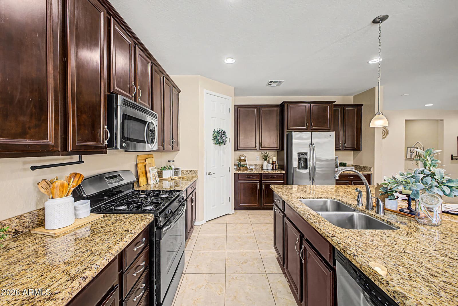 3294 N SPRINGFIELD Street, Buckeye, AZ 85396 — photo 12 of 67