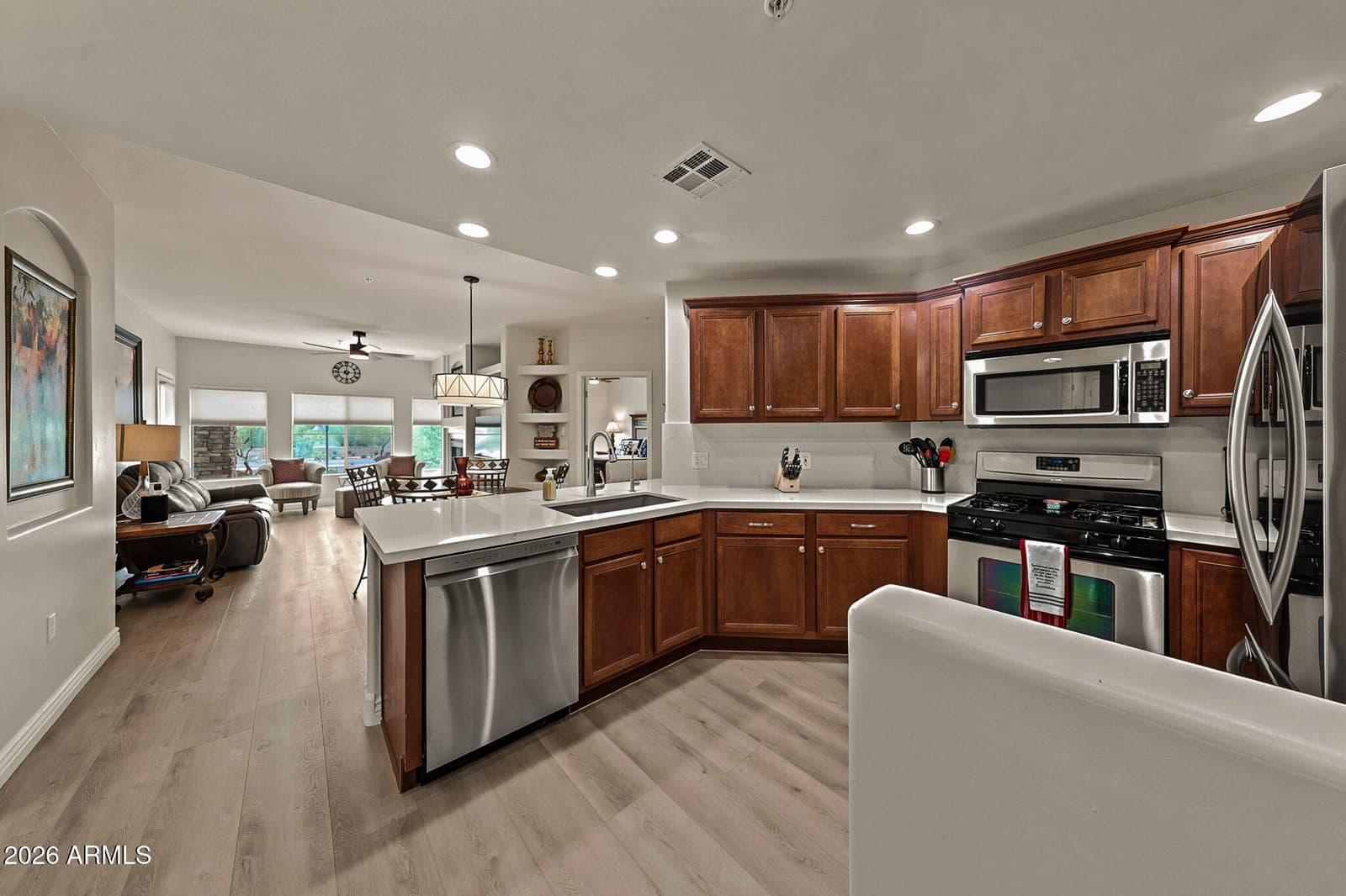 5350 E DEER VALLEY Drive 2431, Phoenix, AZ 85054 — photo 3 of 45