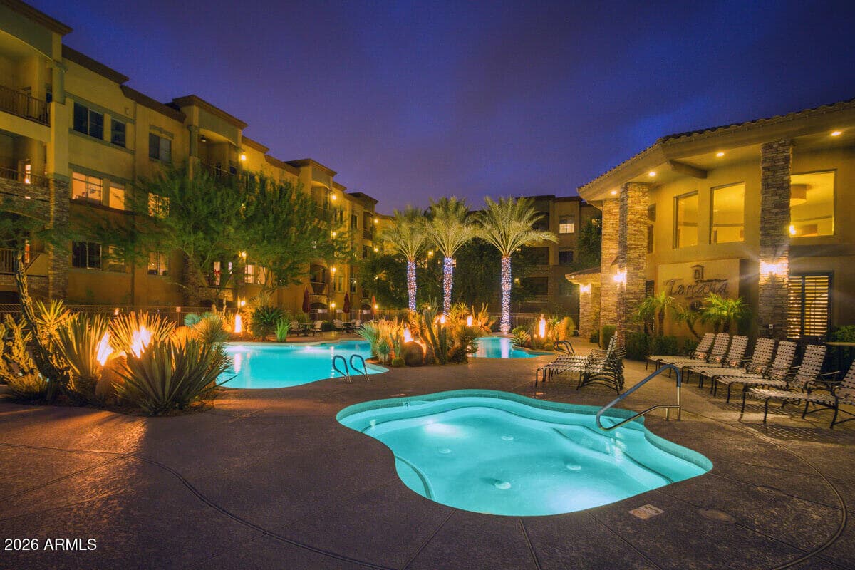 5350 E DEER VALLEY Drive 2431, Phoenix, AZ 85054 — photo 38 of 45