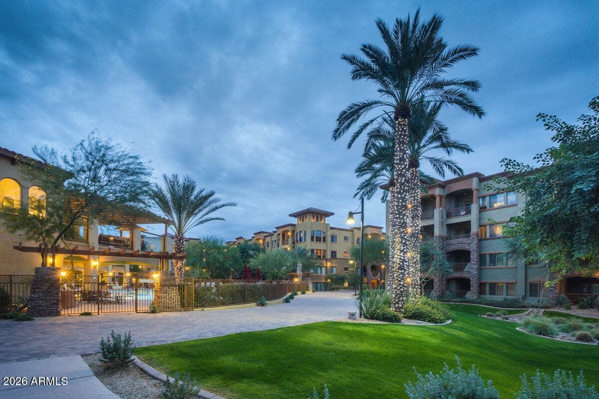 5350 E DEER VALLEY Drive 2431, Phoenix, AZ 85054 — photo 39 of 45