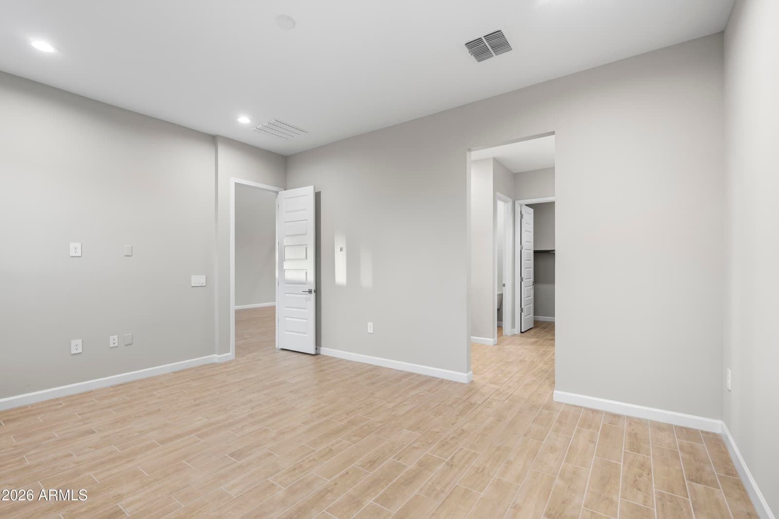 5131 E VILLAGE Drive, Scottsdale, AZ 85254 — photo 20 of 57