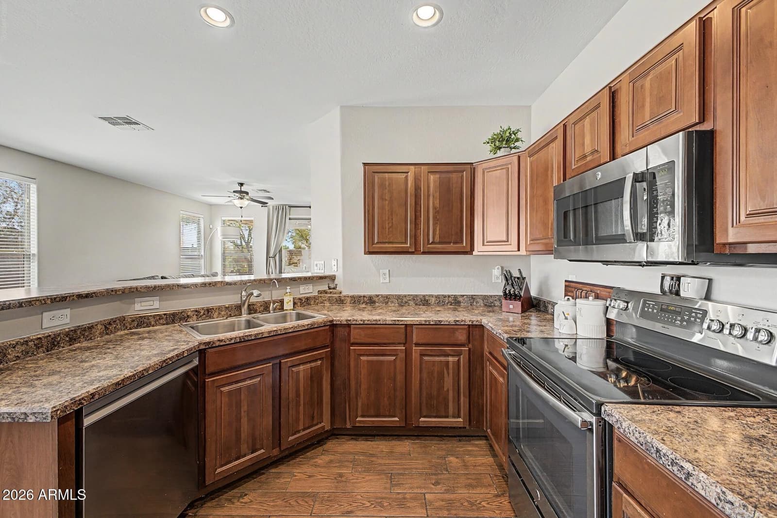 3474 E COCONINO Way, Gilbert, AZ 85298 — photo 13 of 39