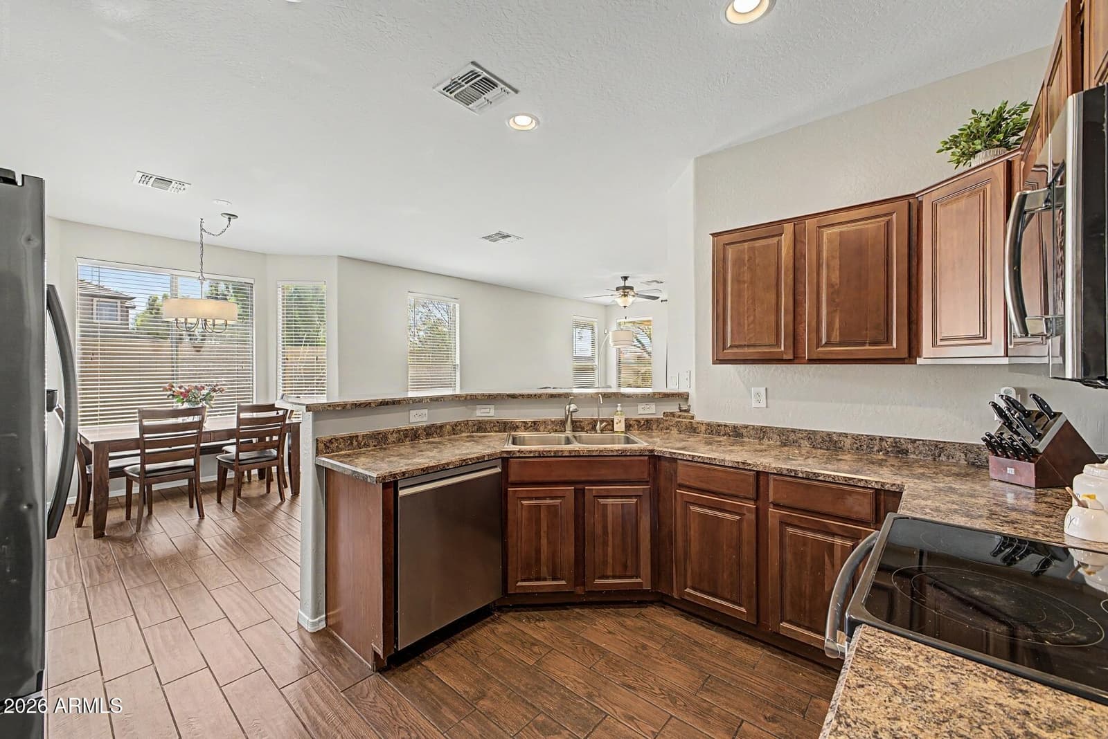 3474 E COCONINO Way, Gilbert, AZ 85298 — photo 14 of 39