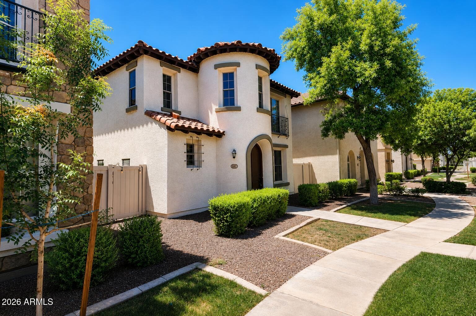 969 S Huish Drive, Gilbert, AZ 85296 — photo 2 of 42