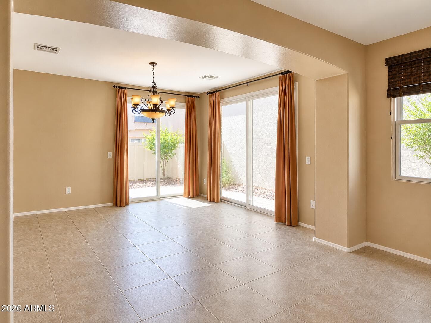 969 S Huish Drive, Gilbert, AZ 85296 — photo 8 of 42
