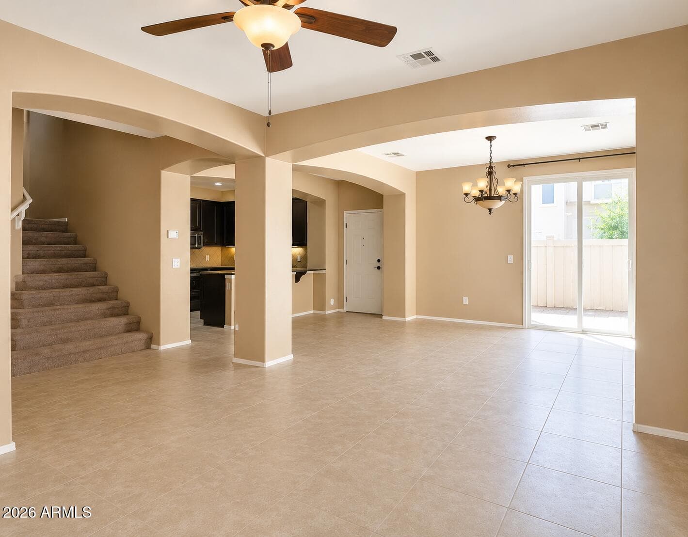 969 S Huish Drive, Gilbert, AZ 85296 — photo 10 of 42
