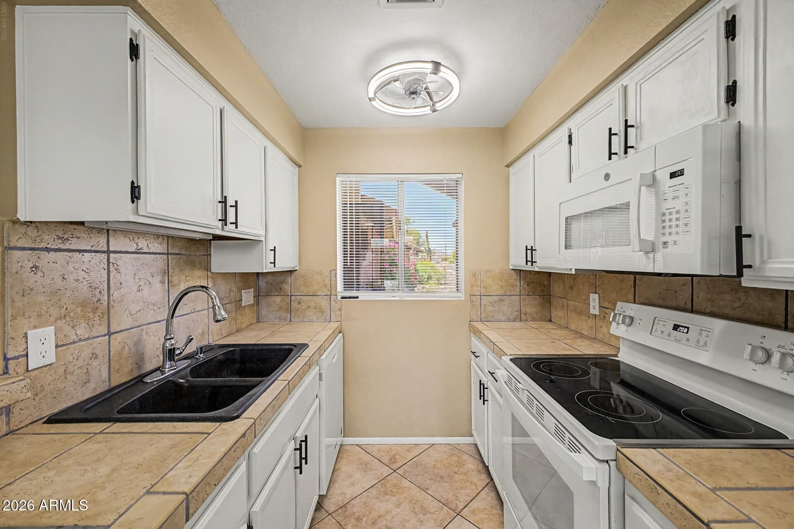 20420 N 6TH Drive 1, Phoenix, AZ 85027 — photo 7 of 23
