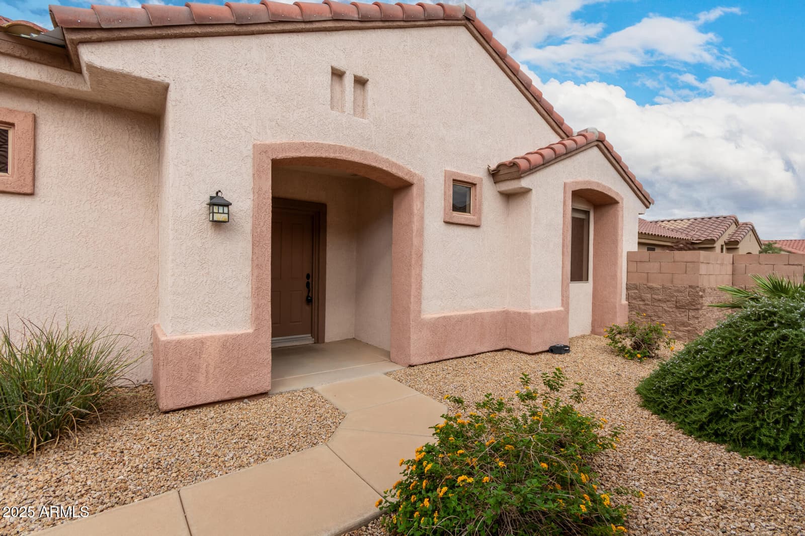 15907 W SUNSTONE Lane, Surprise, AZ 85374 — photo 5 of 39