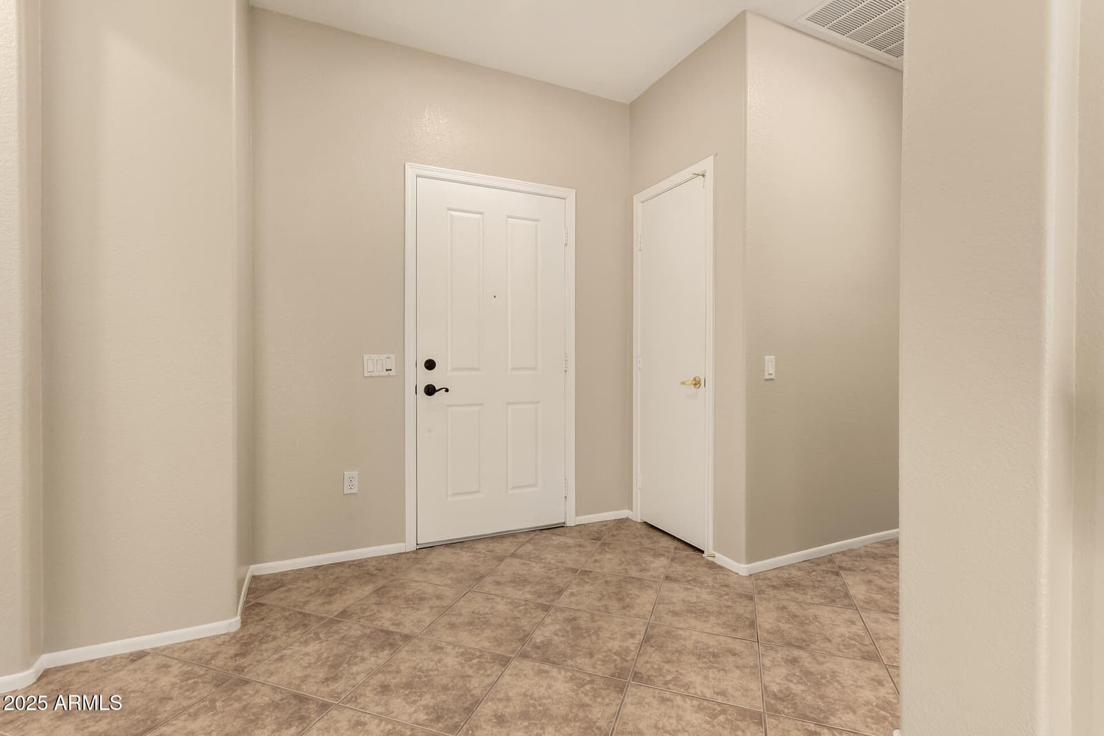 15907 W SUNSTONE Lane, Surprise, AZ 85374 — photo 6 of 39