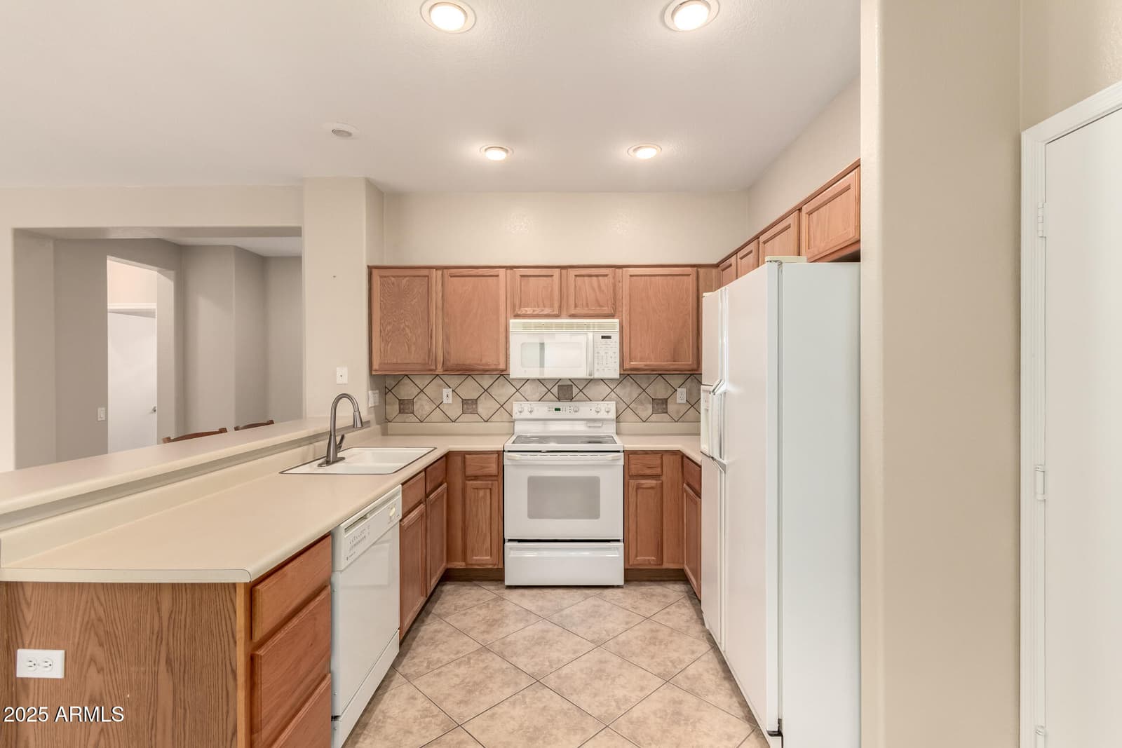 15907 W SUNSTONE Lane, Surprise, AZ 85374 — photo 14 of 39