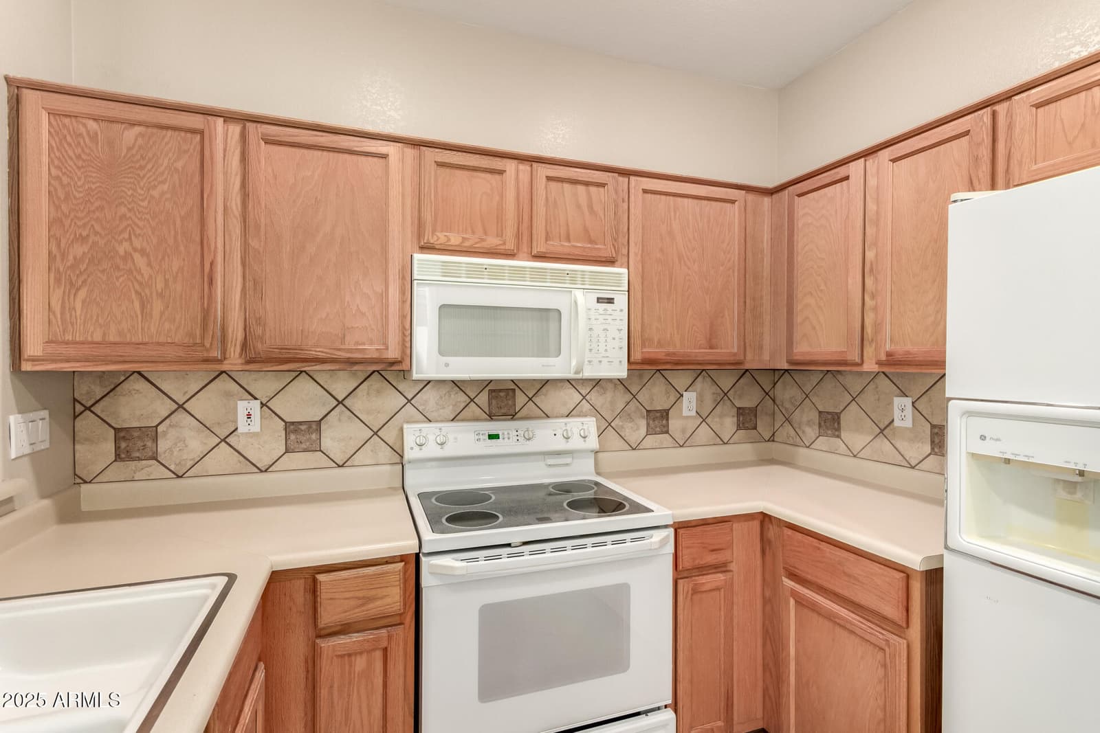 15907 W SUNSTONE Lane, Surprise, AZ 85374 — photo 15 of 39